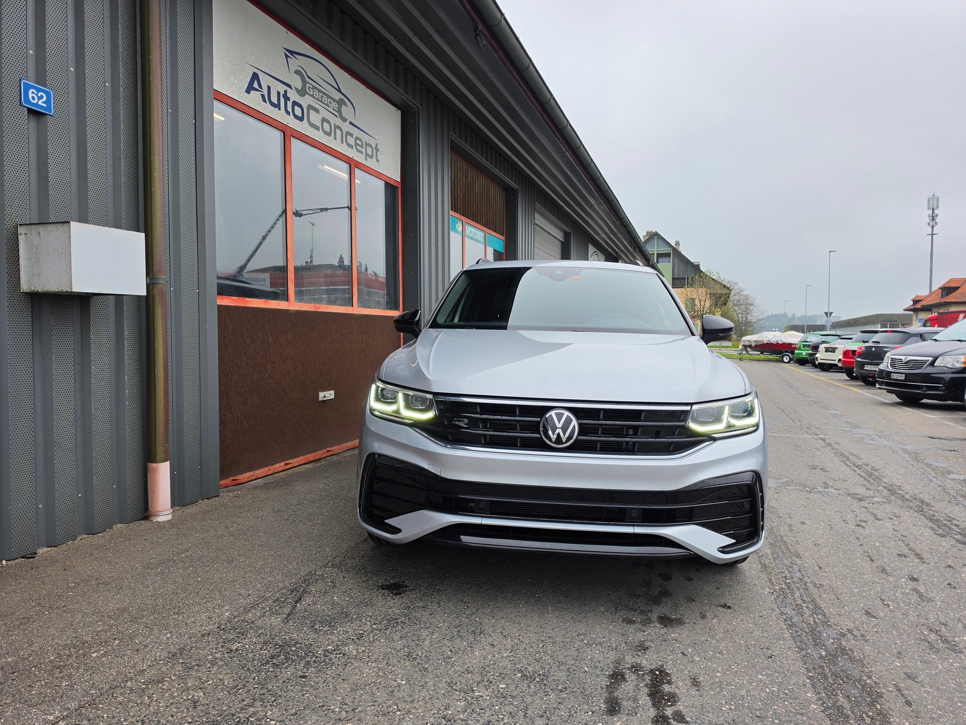VW Tiguan 2.0TSI R-Line 4Motion DSG-image-2