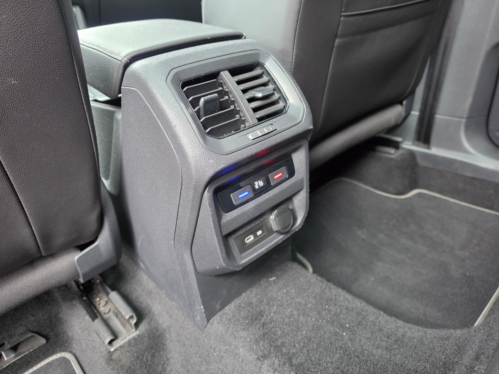 VW Tiguan 2.0TSI R-Line 4Motion DSG-image-11