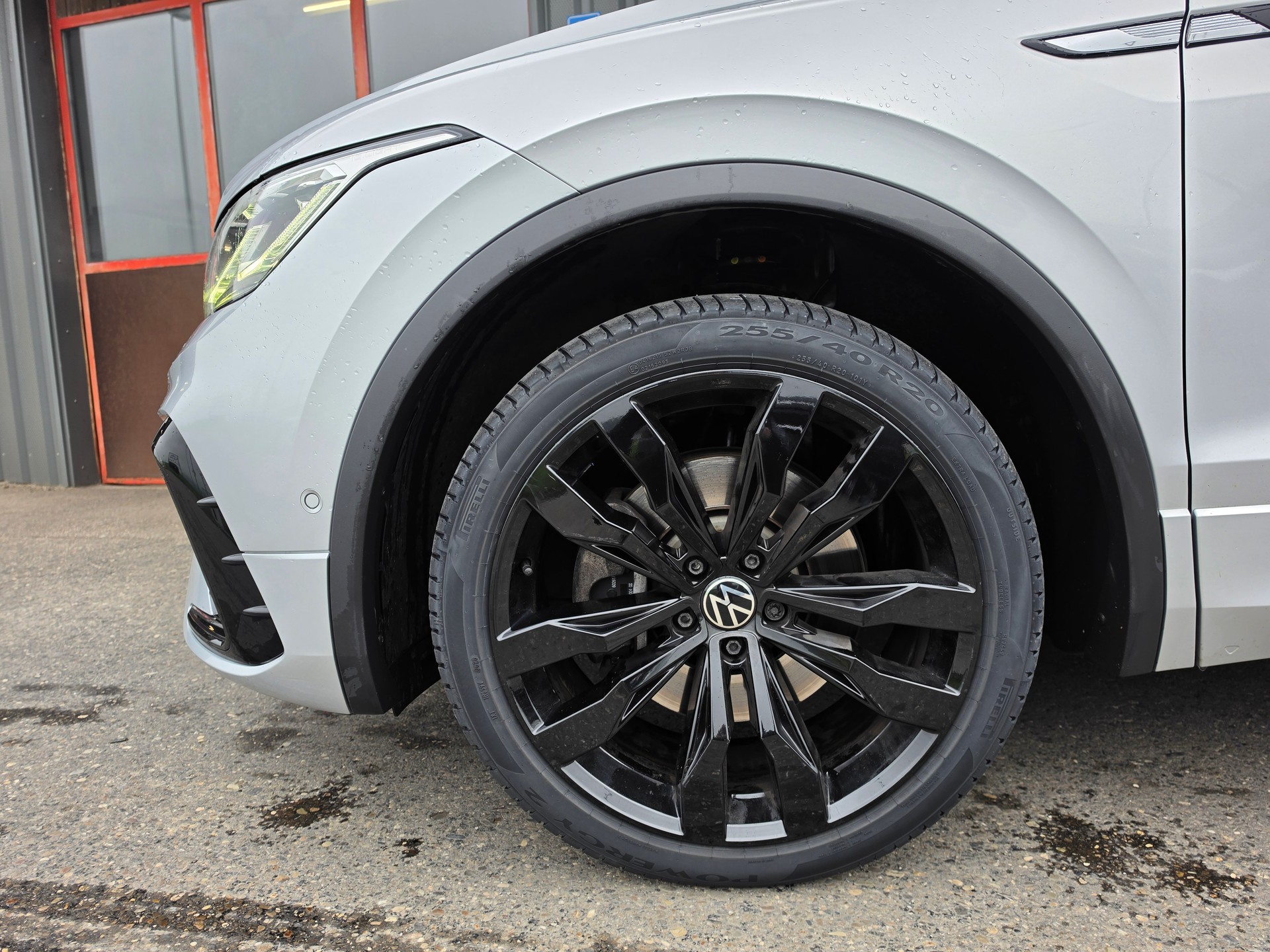 VW Tiguan 2.0TSI R-Line 4Motion DSG-image-6