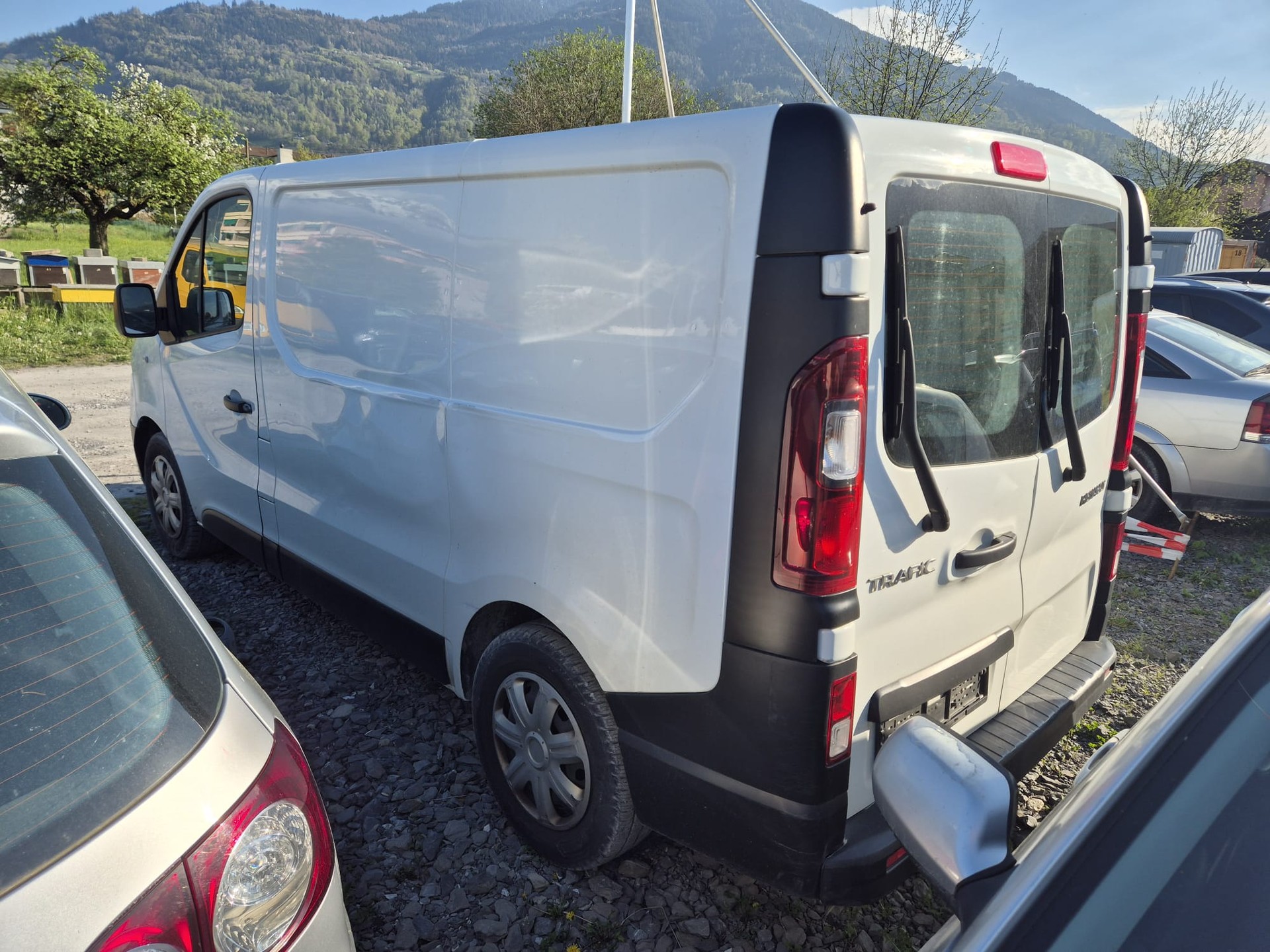 RENAULT Trafic 2.0 dCi120 2.8t Access L1H1-image-4