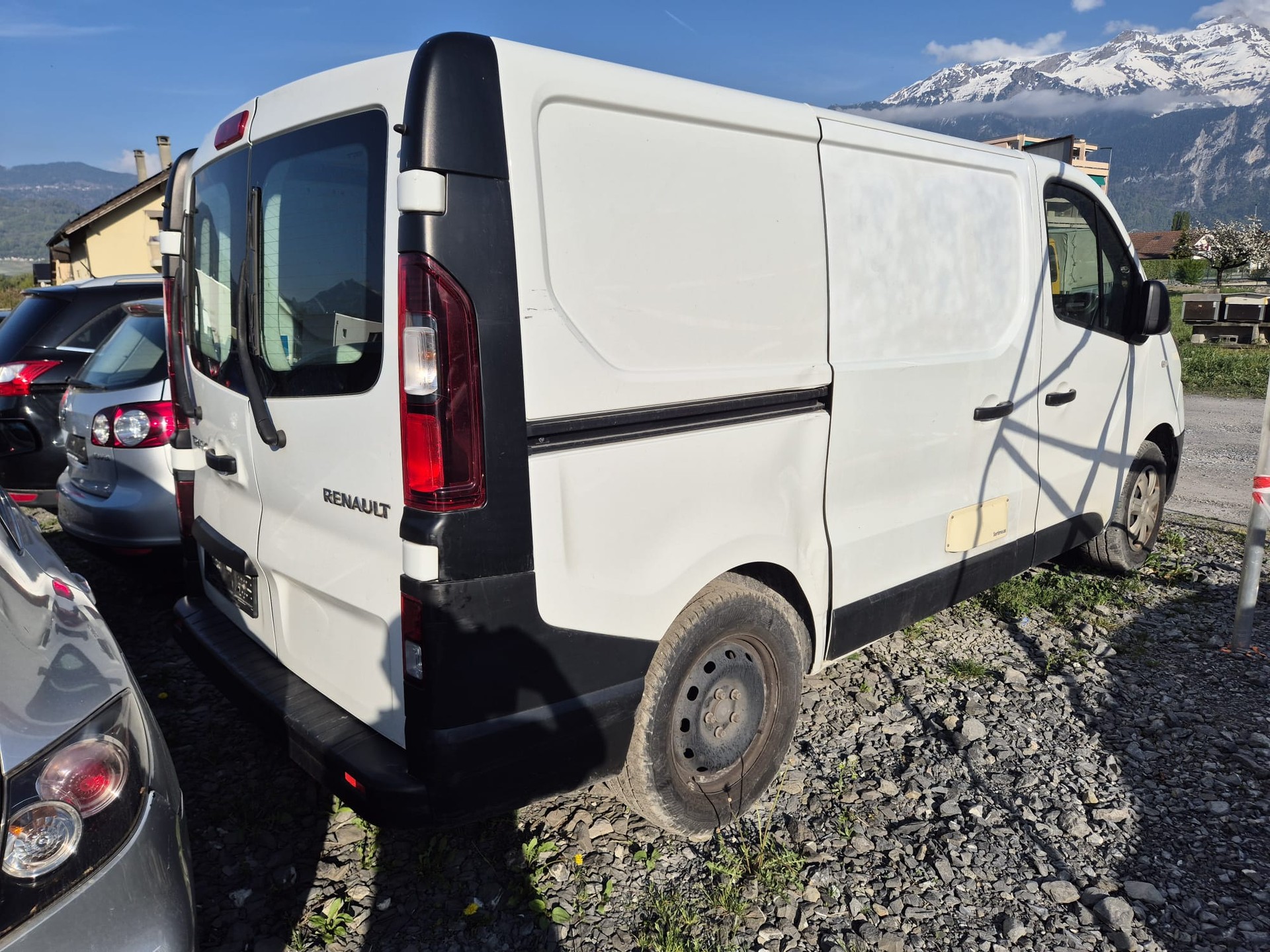 RENAULT Trafic 2.0 dCi120 2.8t Access L1H1-image-3