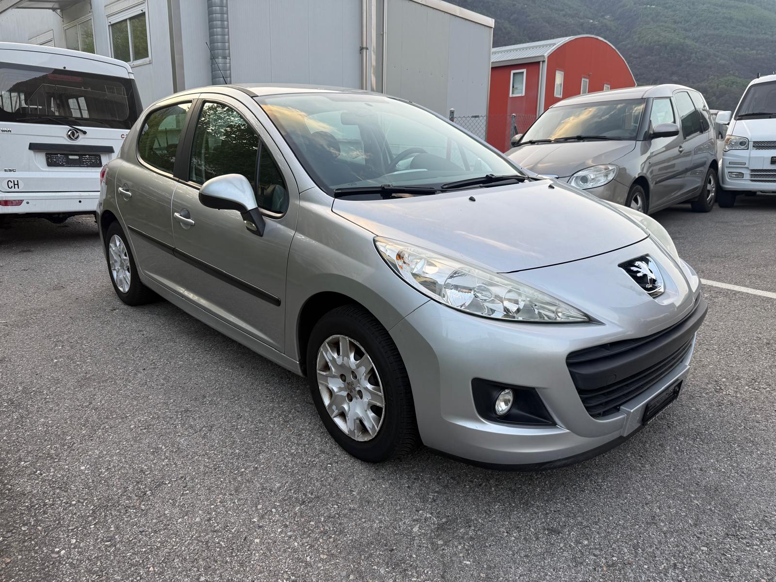 PEUGEOT 207 1.4 Trendy Clim-image-0