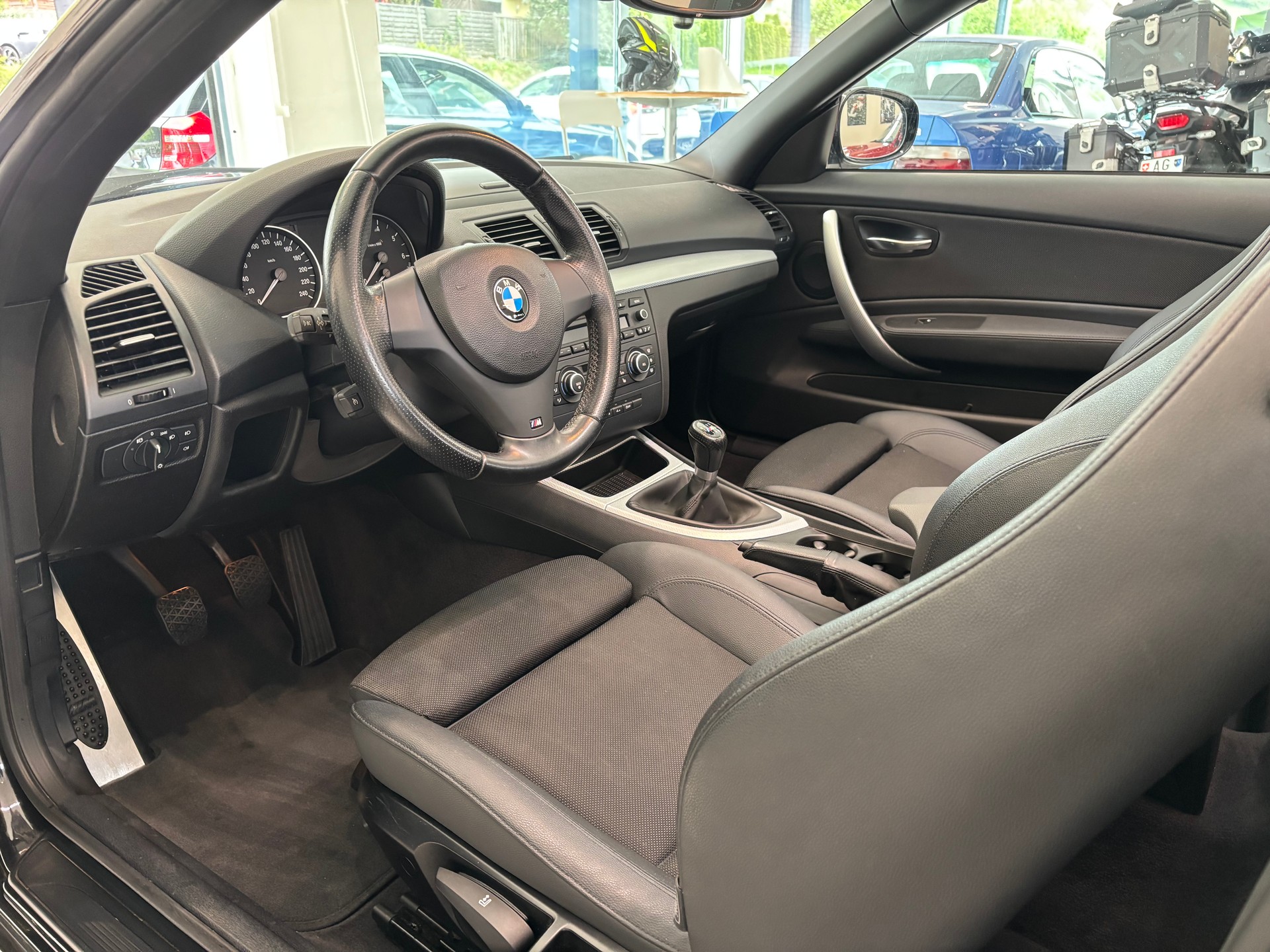 BMW 118i Cabriolet M-Paket-image-11