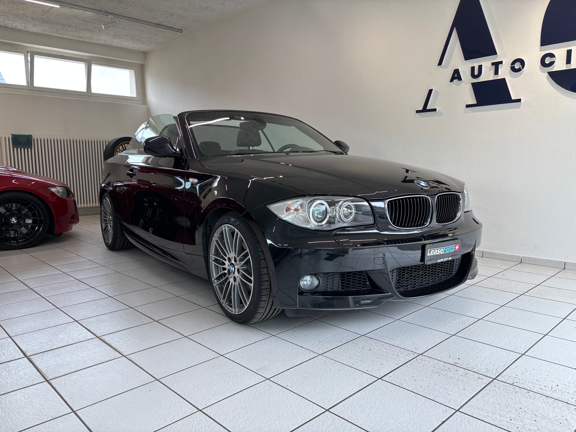 BMW 118i Cabriolet M-Paket-image-0