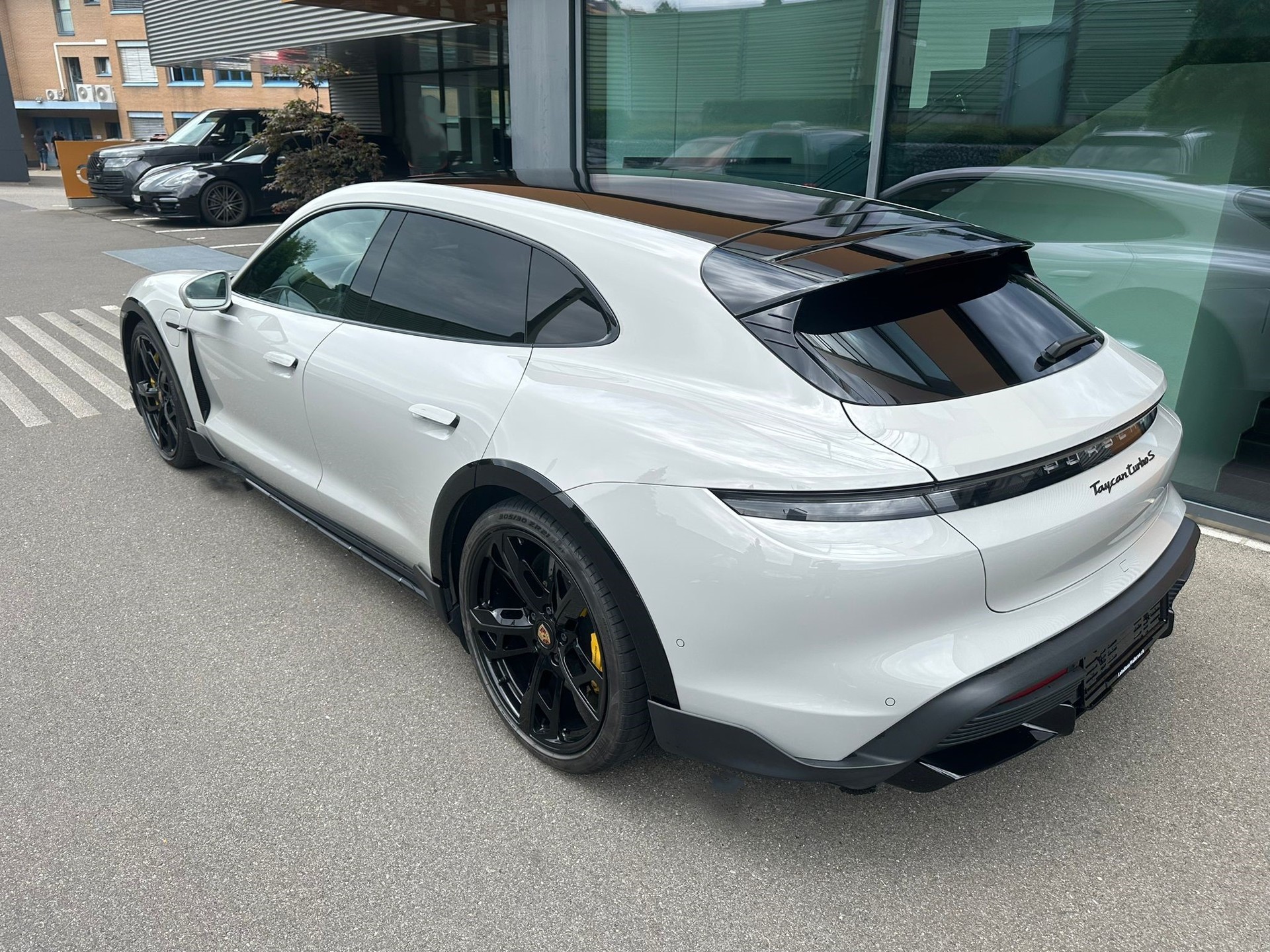 PORSCHE Taycan Cross Turismo Turbo S-image-6