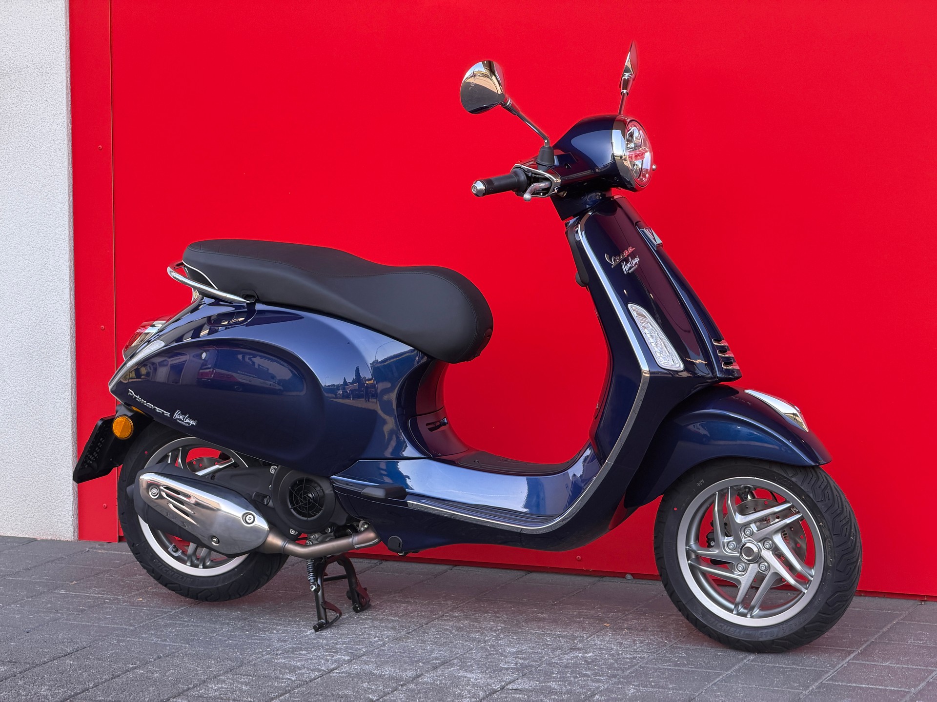 PIAGGIO Vespa 125 Primavera MY26-showroom-element-3