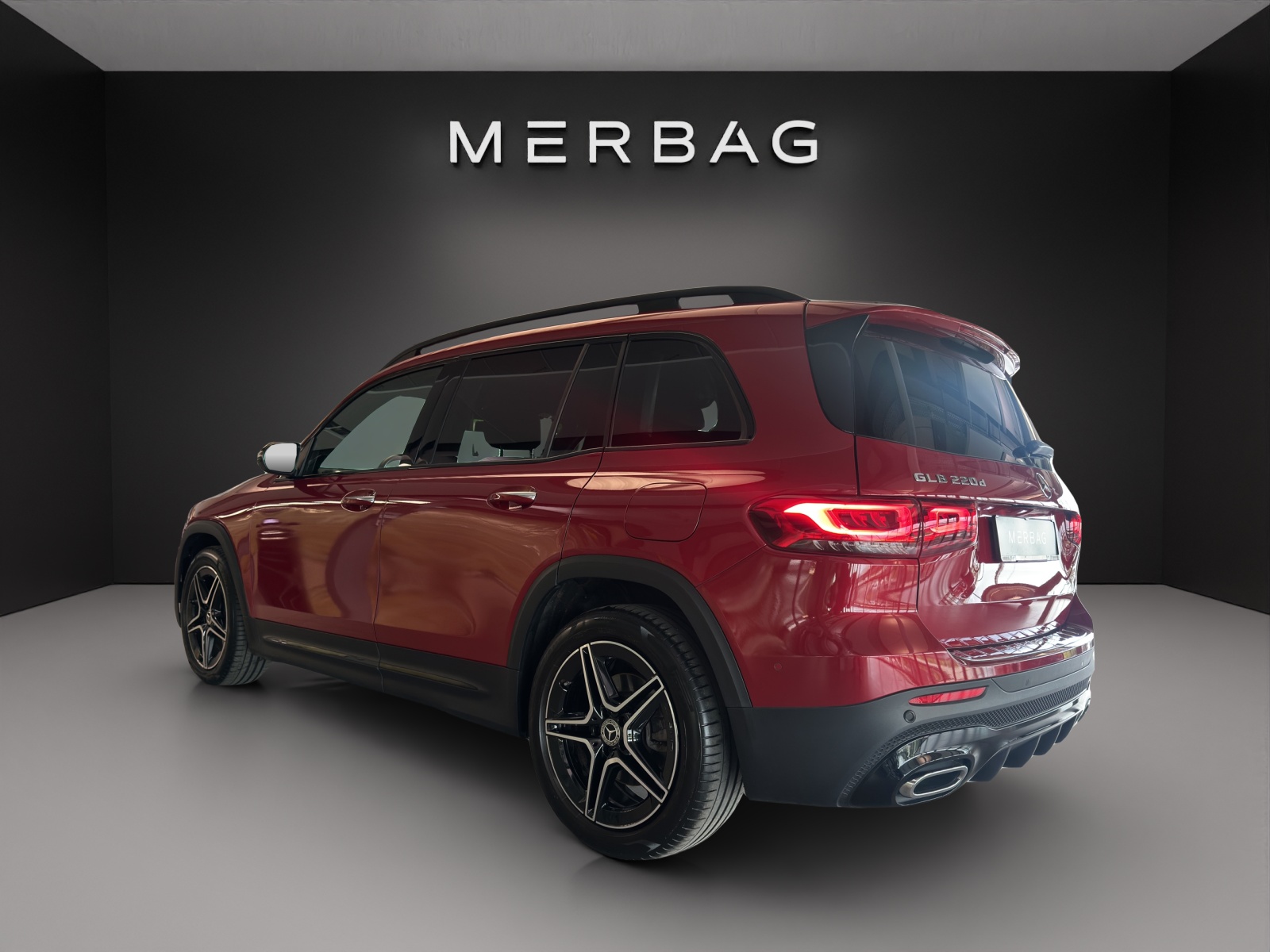 MERCEDES-BENZ GLB 220 d AMG Line 4 MAT.-image-3