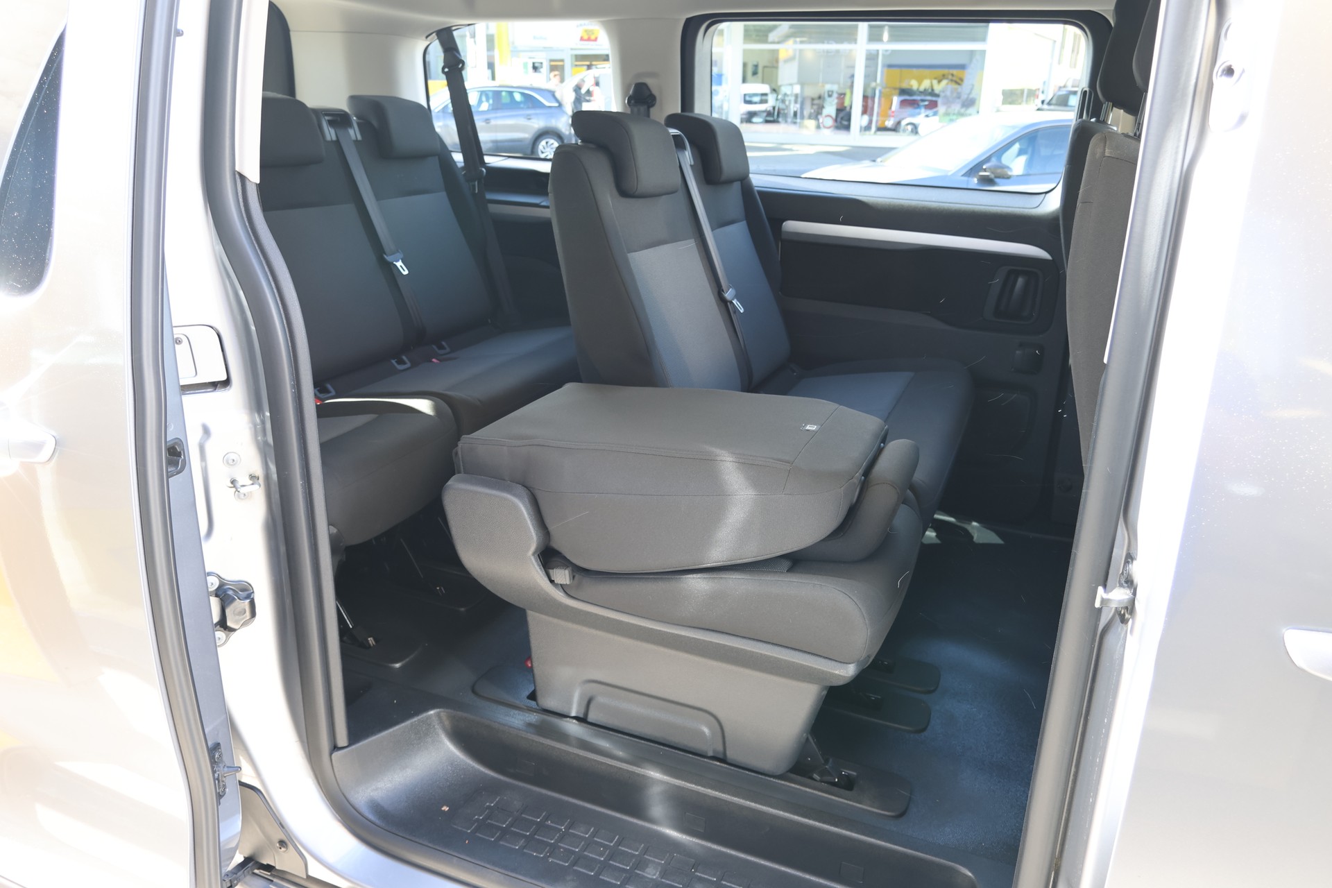 OPEL Zafira-e Life 50kWh Business Edition M-image-14