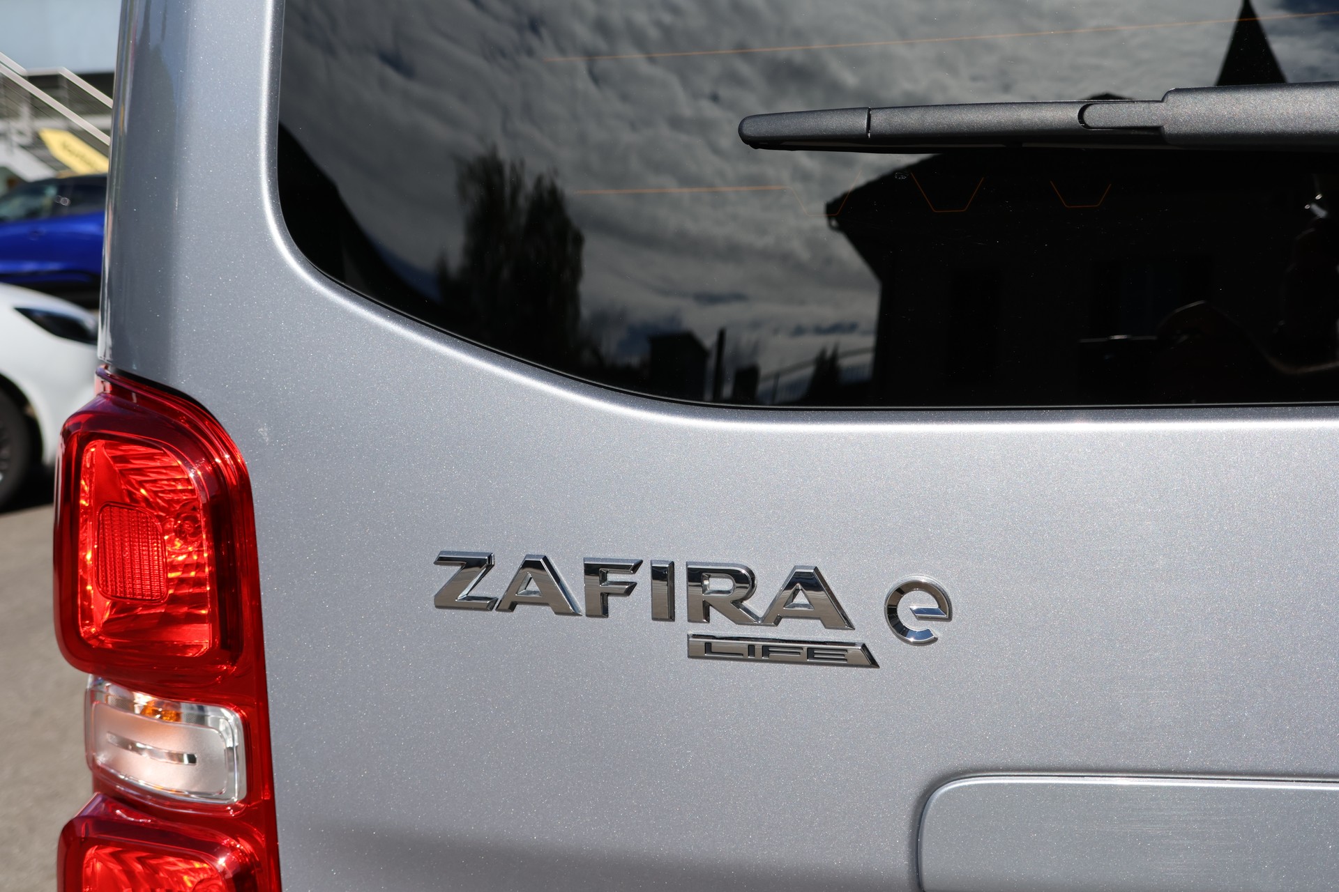 OPEL Zafira-e Life 50kWh Business Edition M-image-17