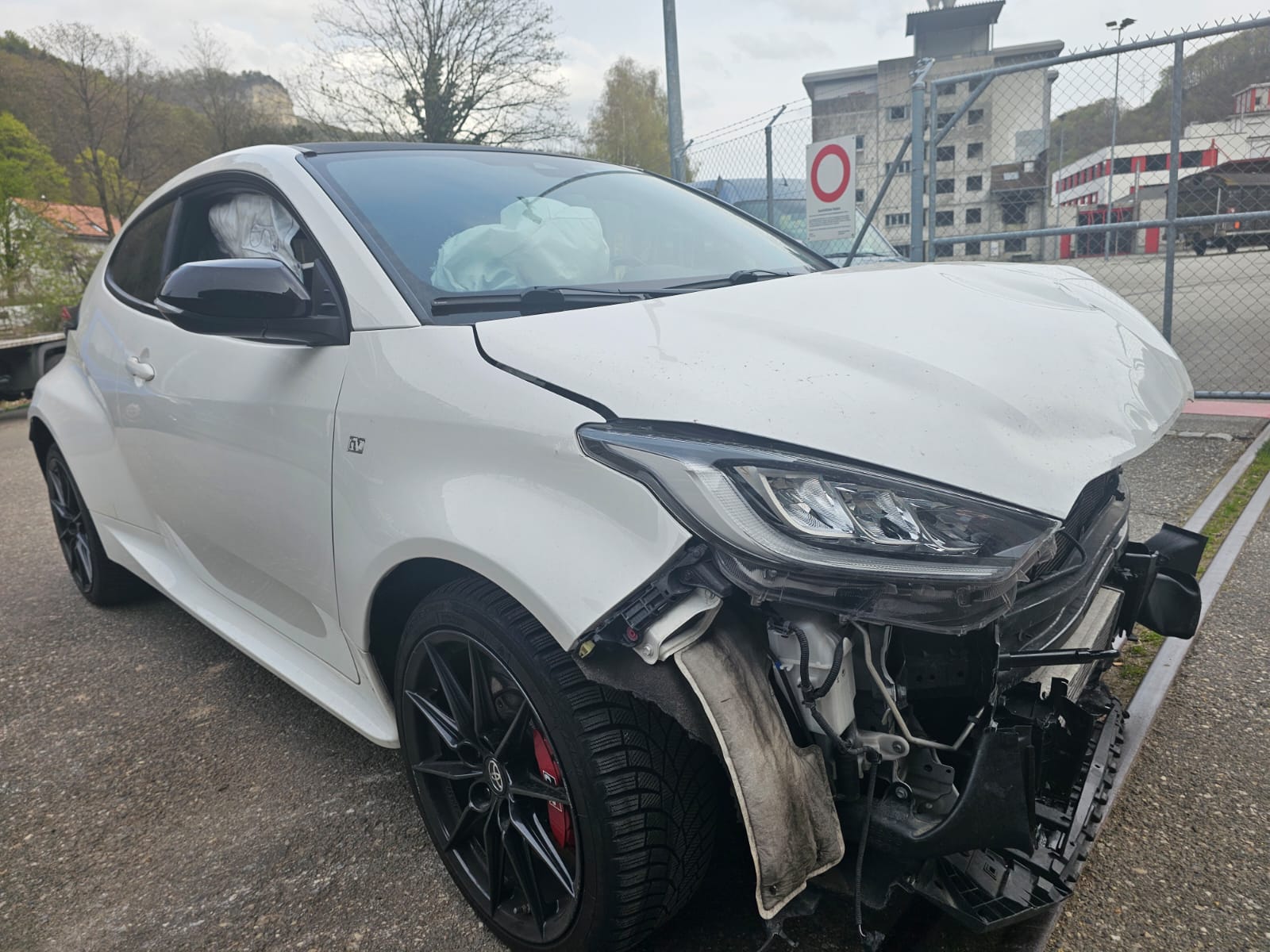 TOYOTA Yaris 1.6 GR Sport-image-1