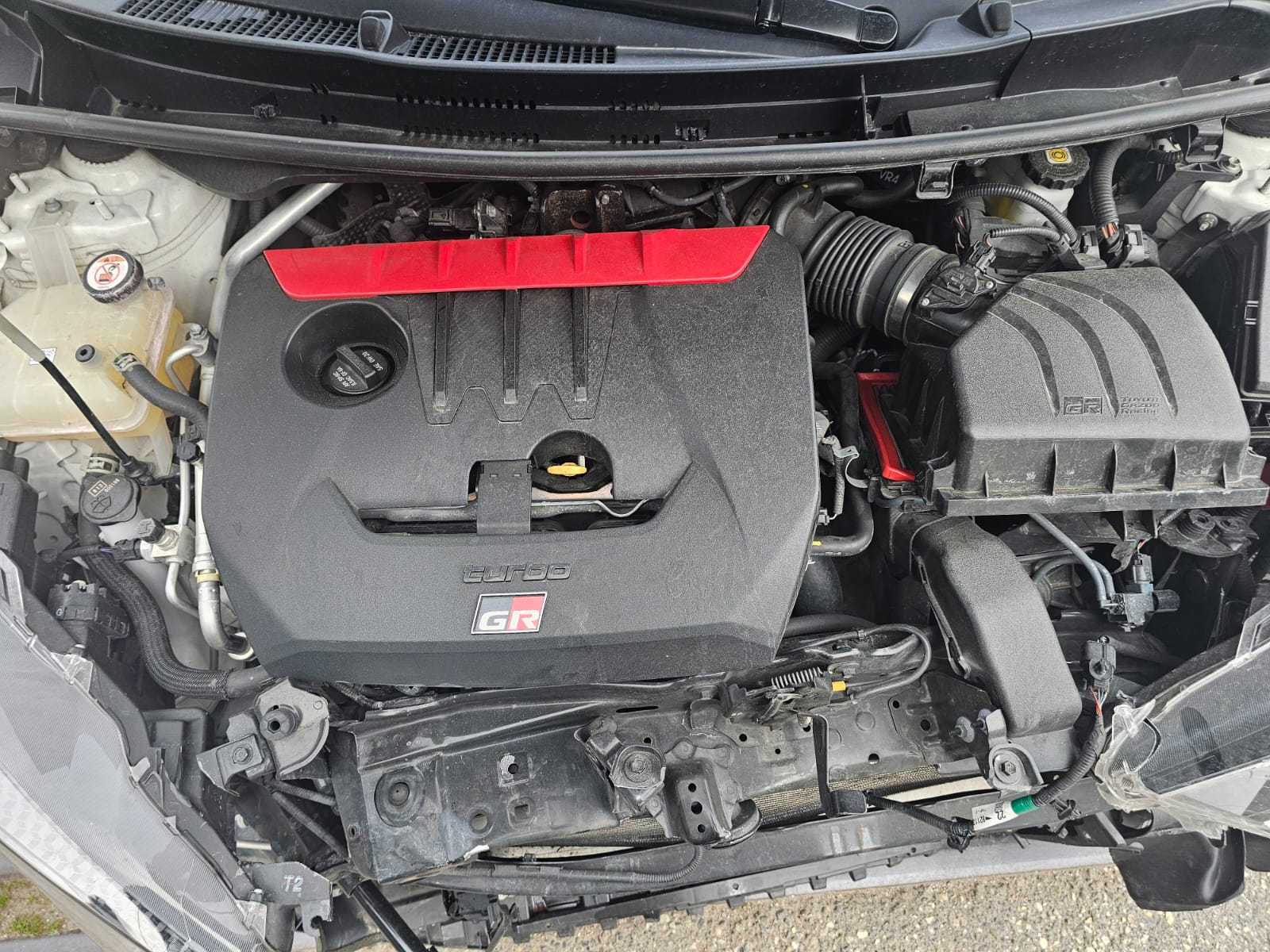 TOYOTA Yaris 1.6 GR Sport-image-4