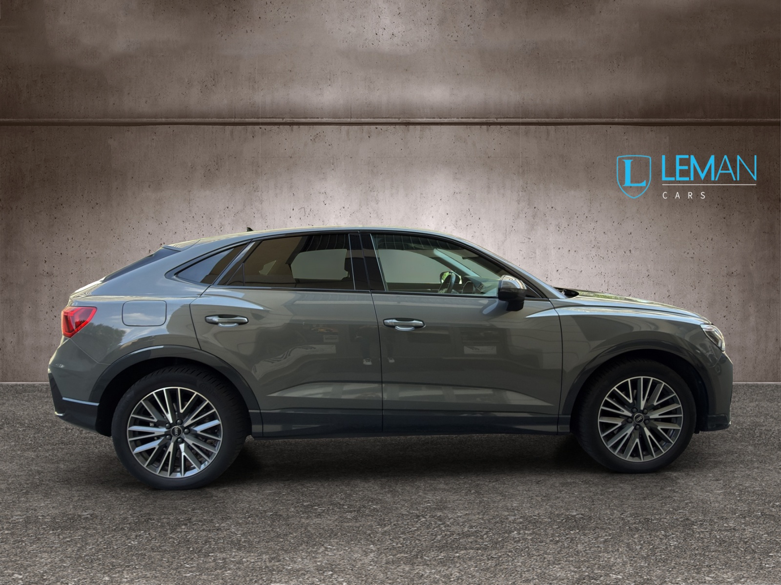 AUDI Q3 Sportback 35 TDI S line Attraction quattro S-tronic-image-3