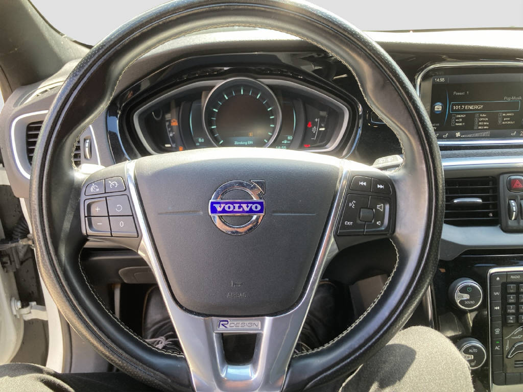 VOLVO V40 1.6 T Sport 200 S/S-image-9