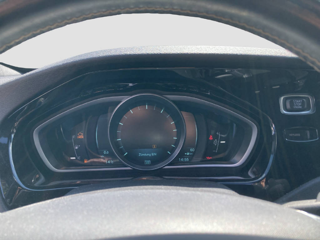 VOLVO V40 1.6 T Sport 200 S/S-image-8