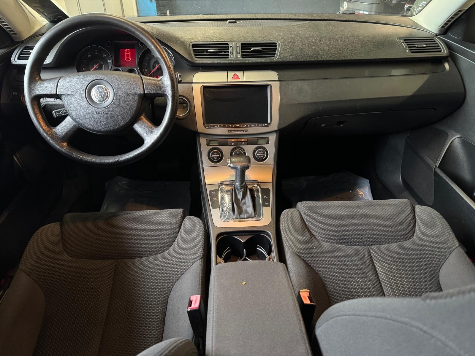 VW Passat 2.0 FSI Comfortline-image-14