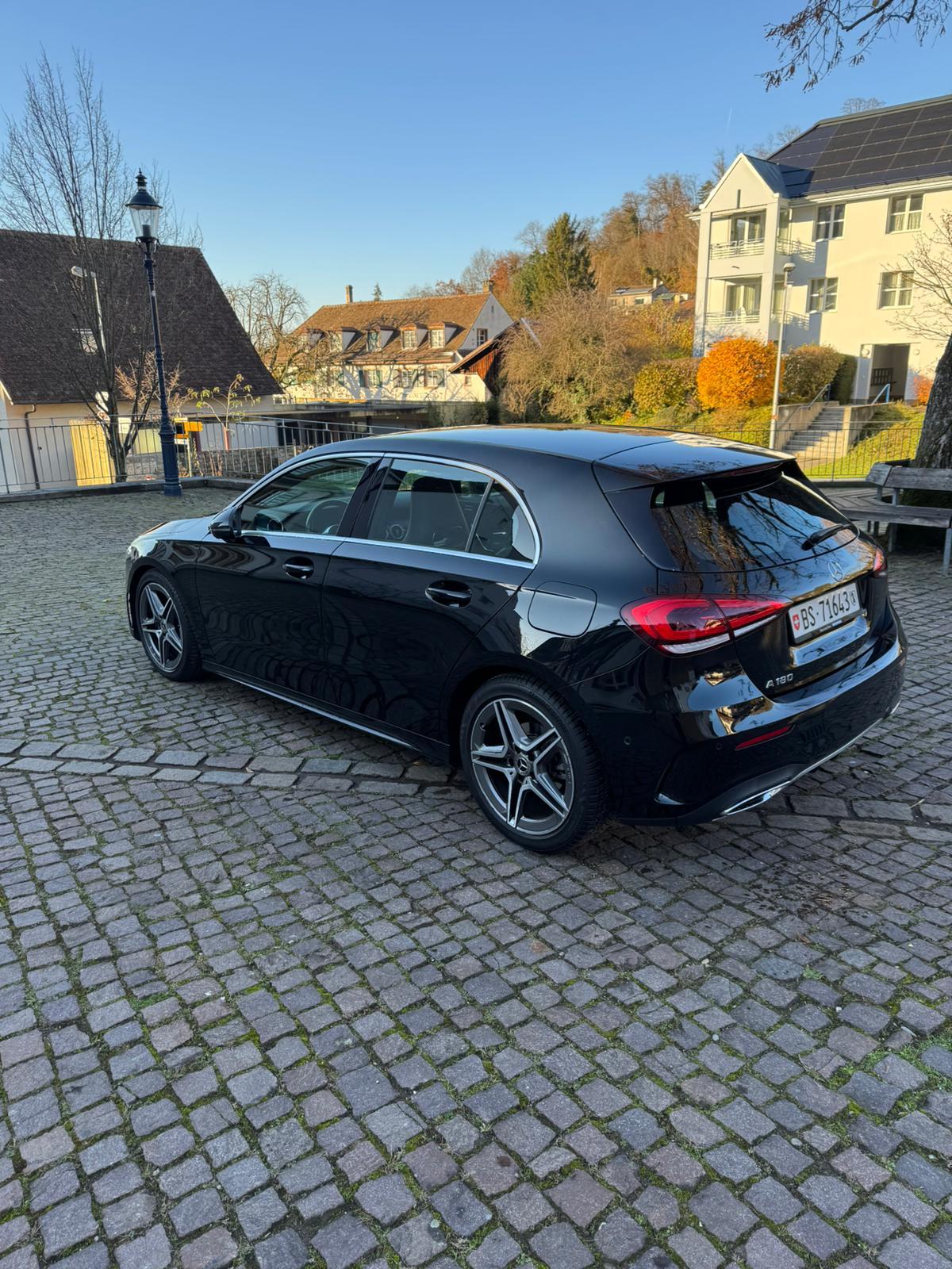 MERCEDES-BENZ A 180 AMG Line 7G-DCT-image-5