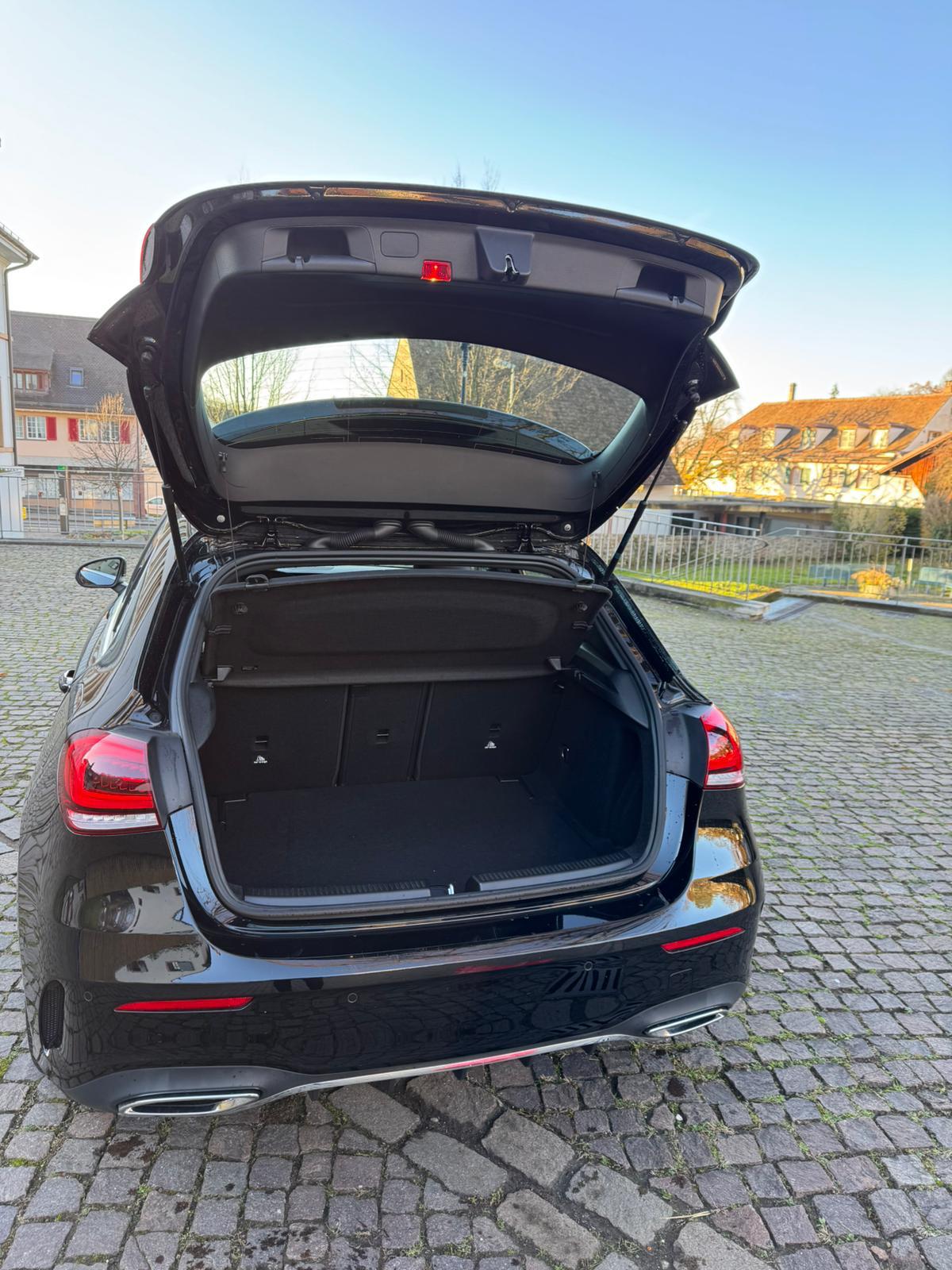 MERCEDES-BENZ A 180 AMG Line 7G-DCT-image-10