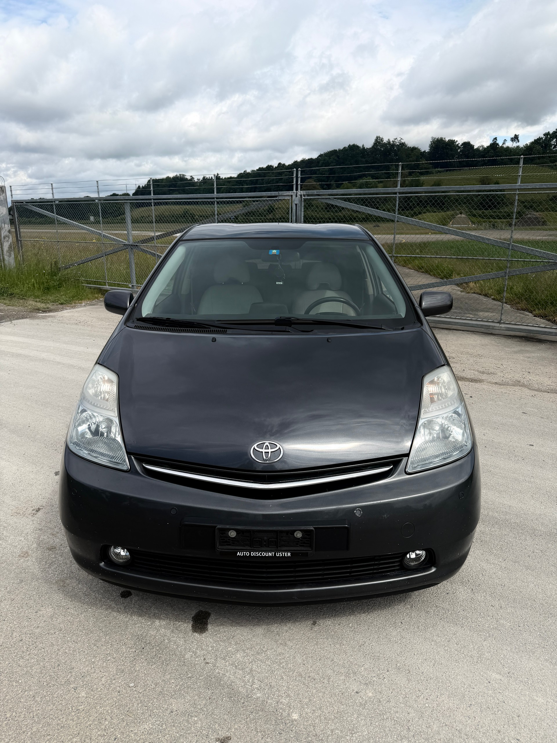 TOYOTA Prius 1.5 16V Hybrid-image-1