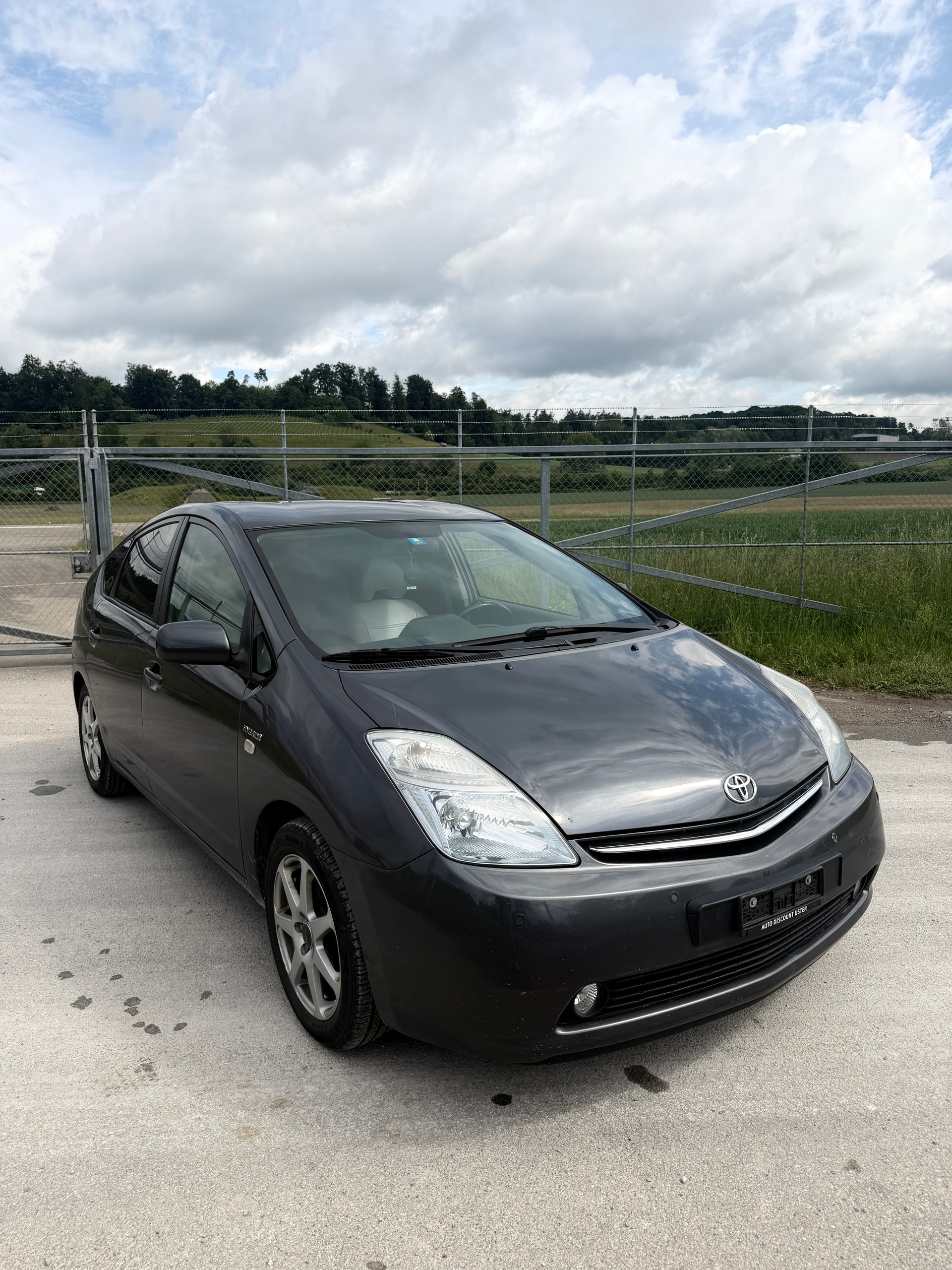 TOYOTA Prius 1.5 16V Hybrid-image-0
