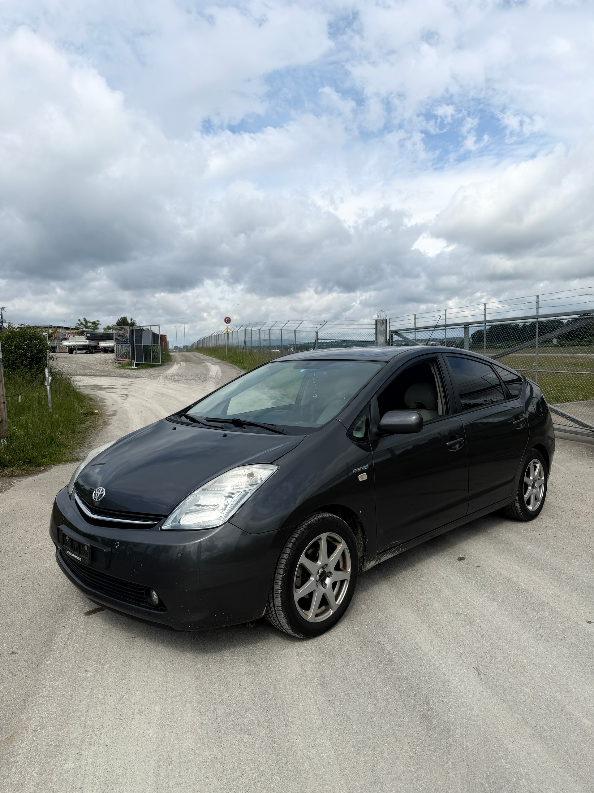 TOYOTA Prius 1.5 16V Hybrid-image-2