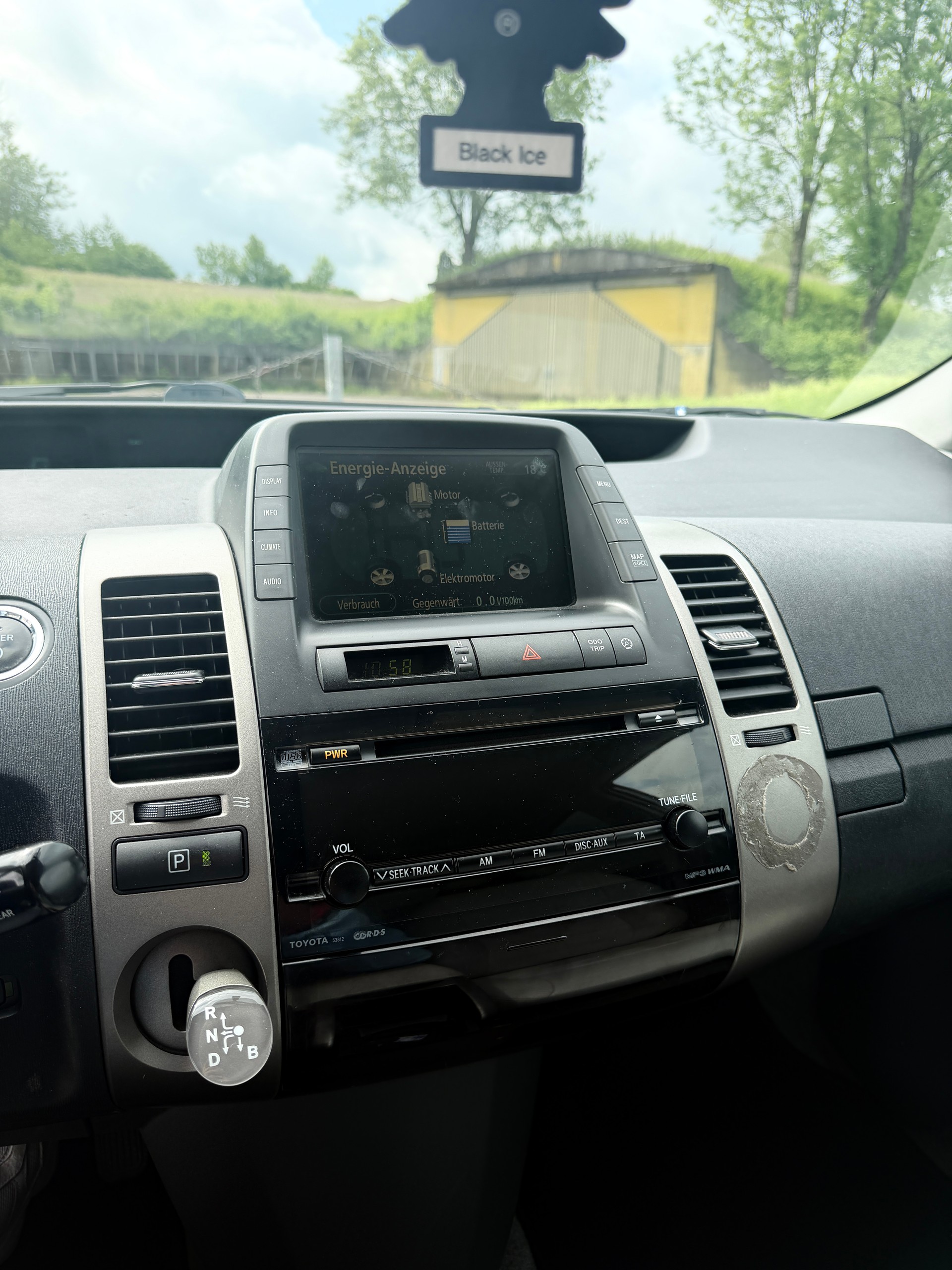 TOYOTA Prius 1.5 16V Hybrid-image-11