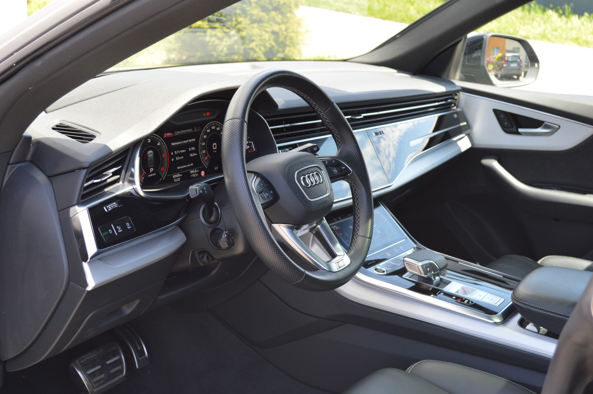 AUDI Q8 50 TDI Black Edition quattro tiptronic-image-9
