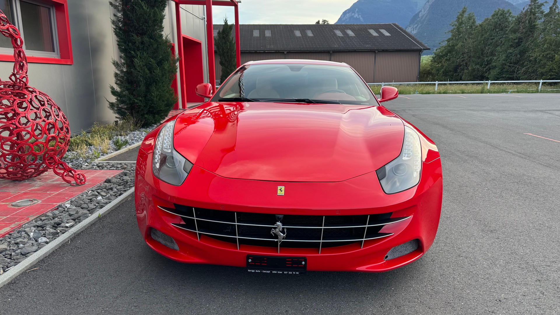 FERRARI FF-showroom-element-2