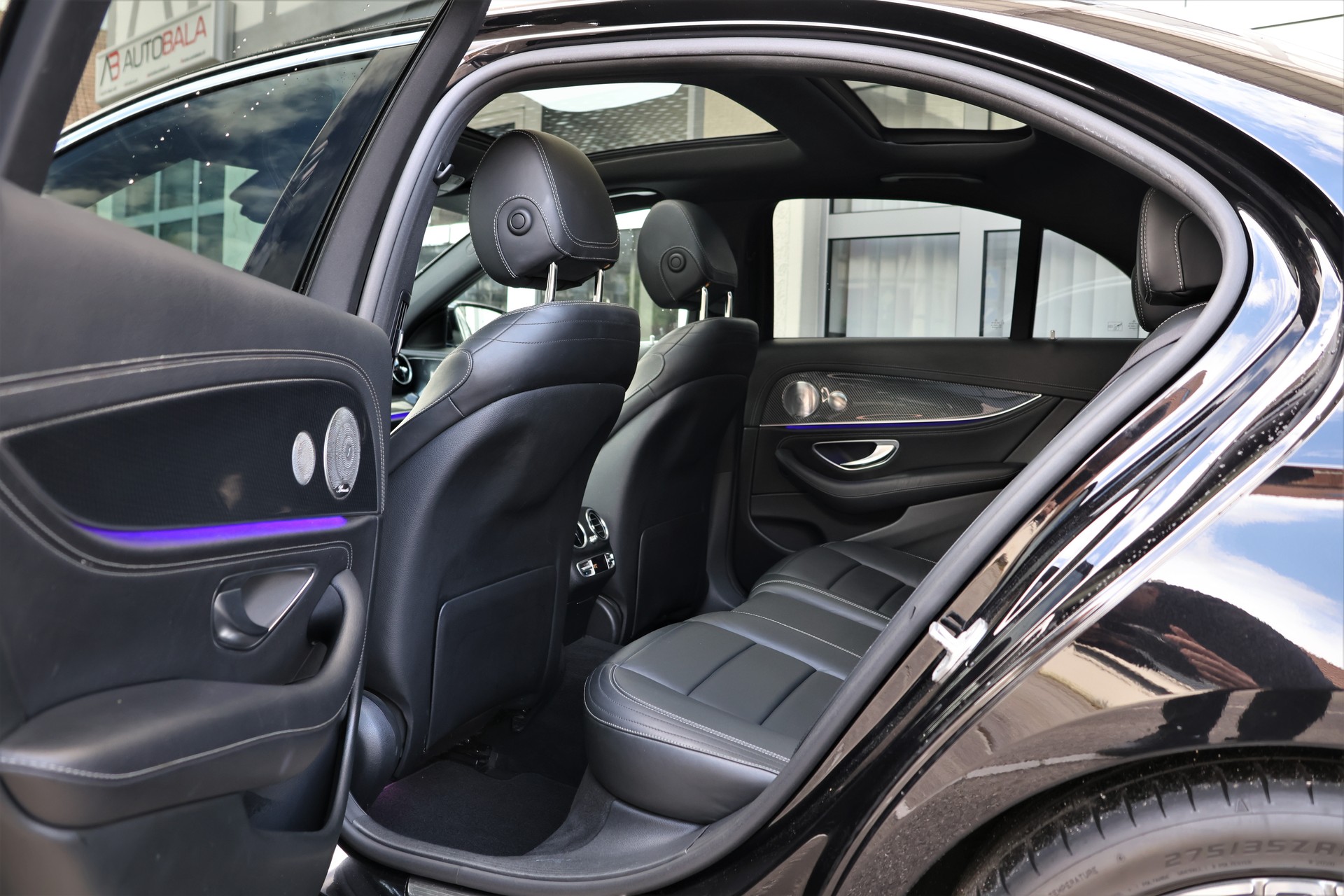 MERCEDES-BENZ E 220 d AMG Line 9G-Tronic (CH)-image-12