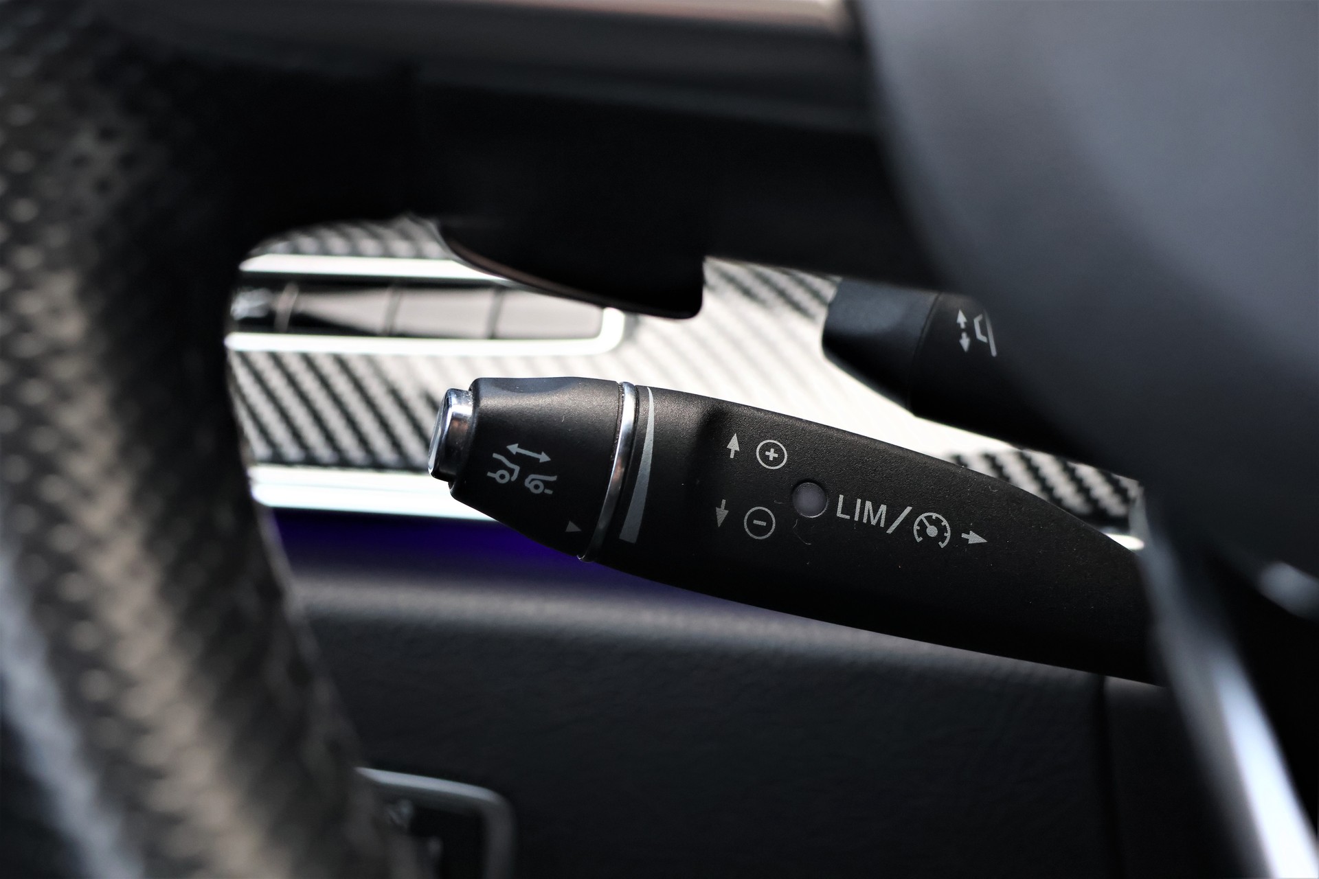 MERCEDES-BENZ E 220 d AMG Line 9G-Tronic (CH)-image-16