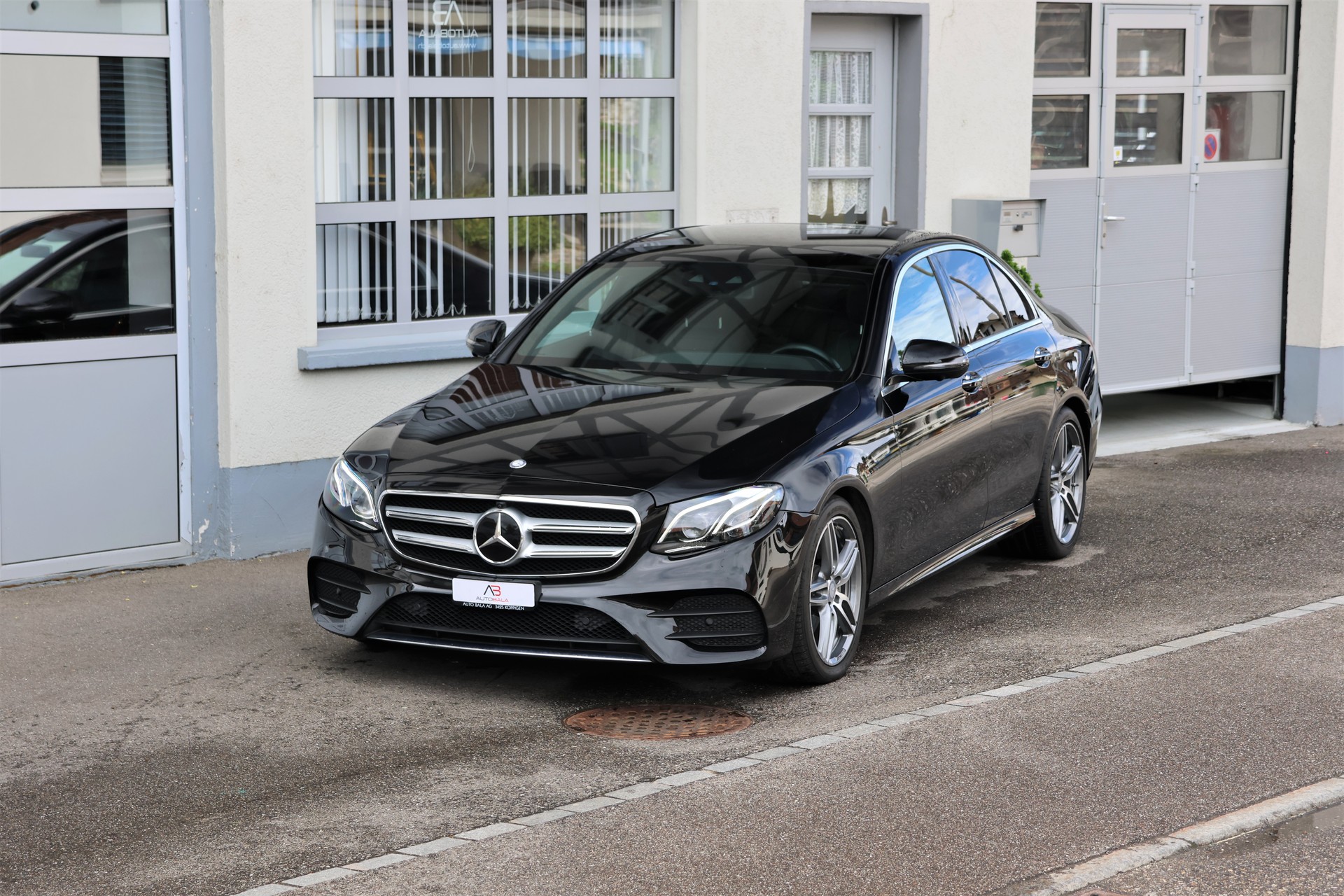MERCEDES-BENZ E 220 d AMG Line 9G-Tronic (CH)-image-0