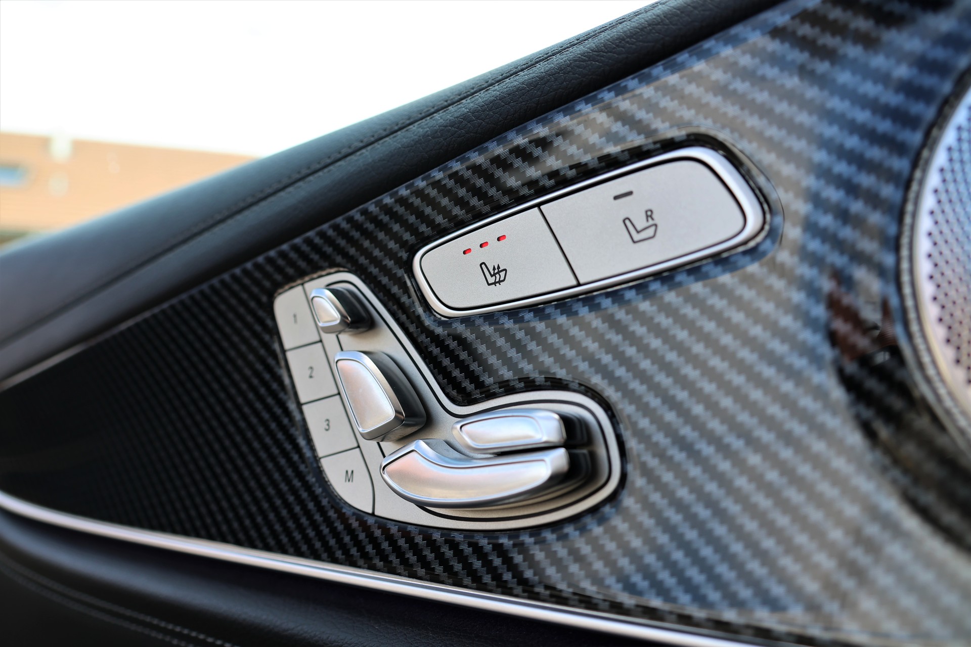 MERCEDES-BENZ E 220 d AMG Line 9G-Tronic (CH)-image-11