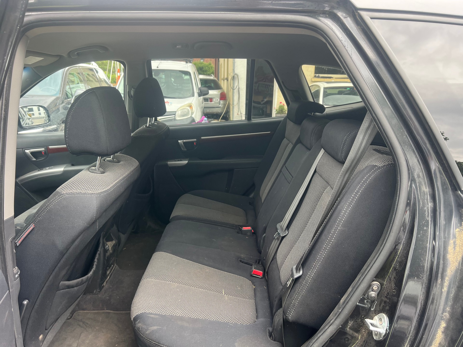 HYUNDAI Santa Fe 2.2 CRDi Premium 4WD Automatic-image-8