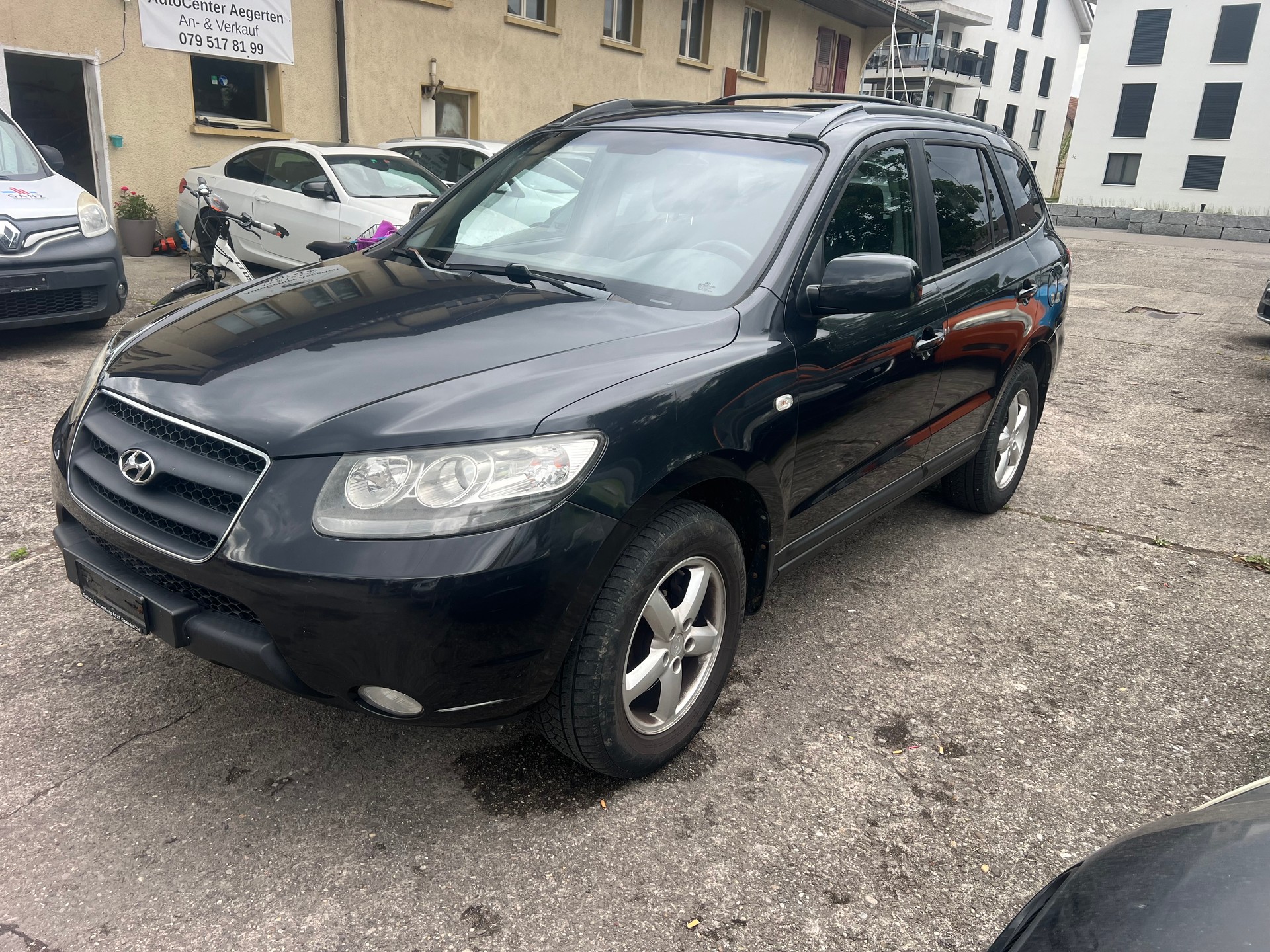 HYUNDAI Santa Fe 2.2 CRDi Premium 4WD Automatic-image-2