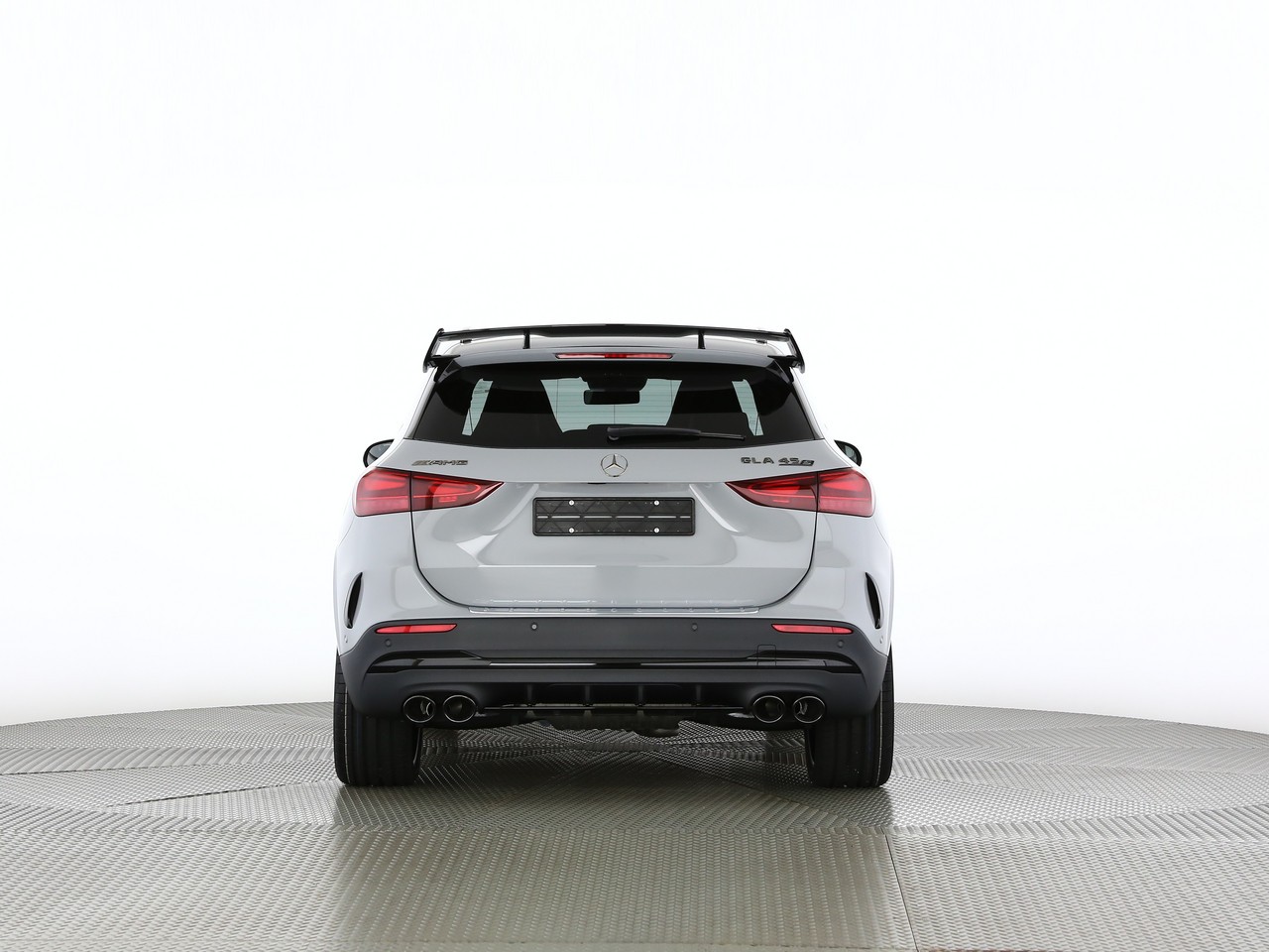MERCEDES-BENZ GLA AMG 45 S 4Matic+ 8G-DCT-showroom-element-3