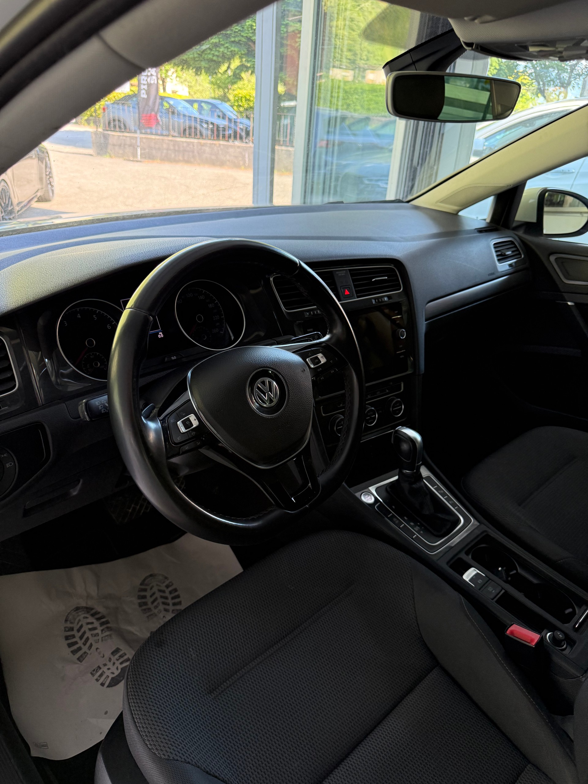 VW Golf 1.0 TSI Comfortline DSG R-LINE-image-9