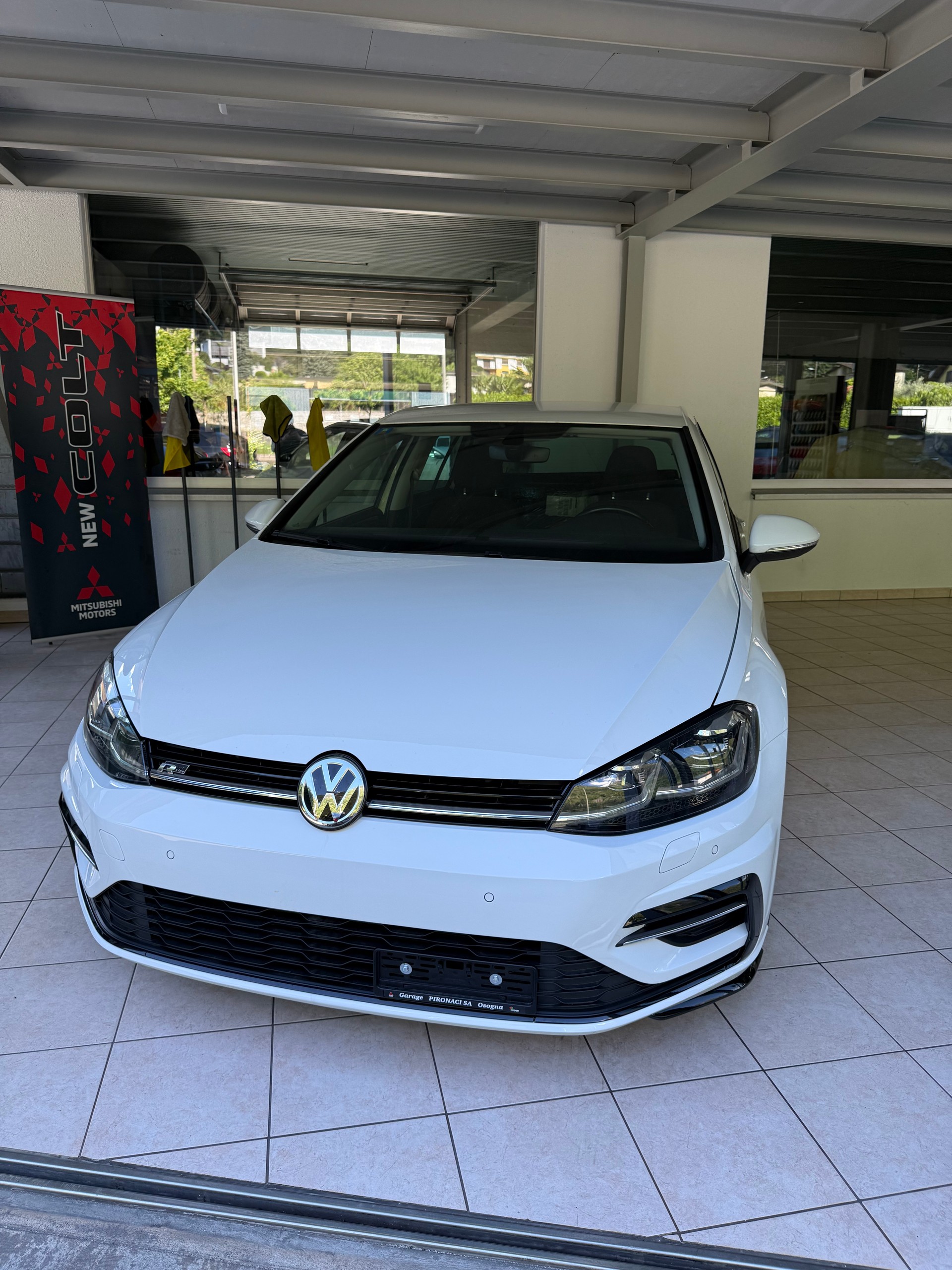 VW Golf 1.0 TSI Comfortline DSG R-LINE-image-0