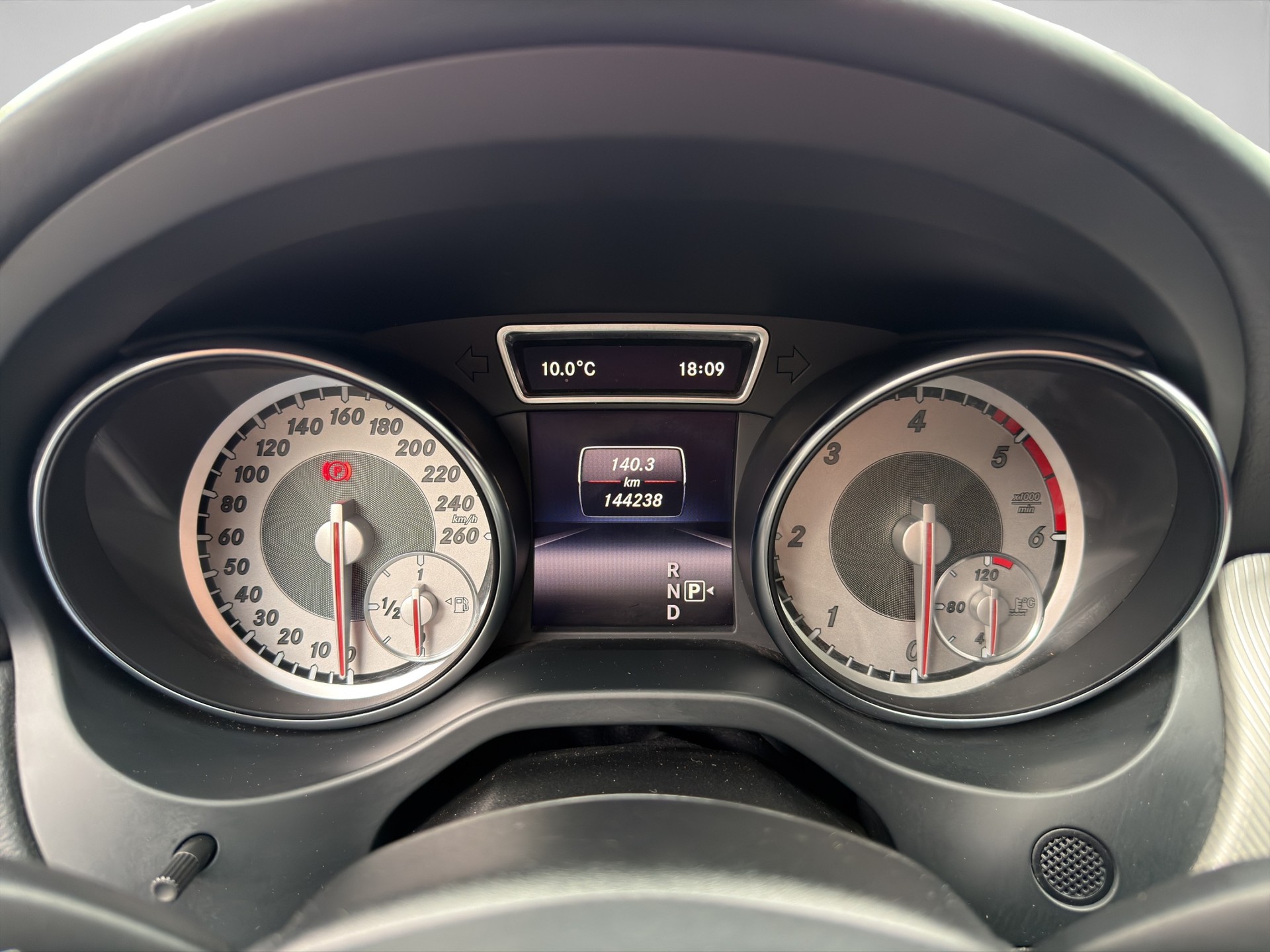 MERCEDES-BENZ GLA 200 CDI Swiss Star Edition 4Matic 7G-DCT-image-14