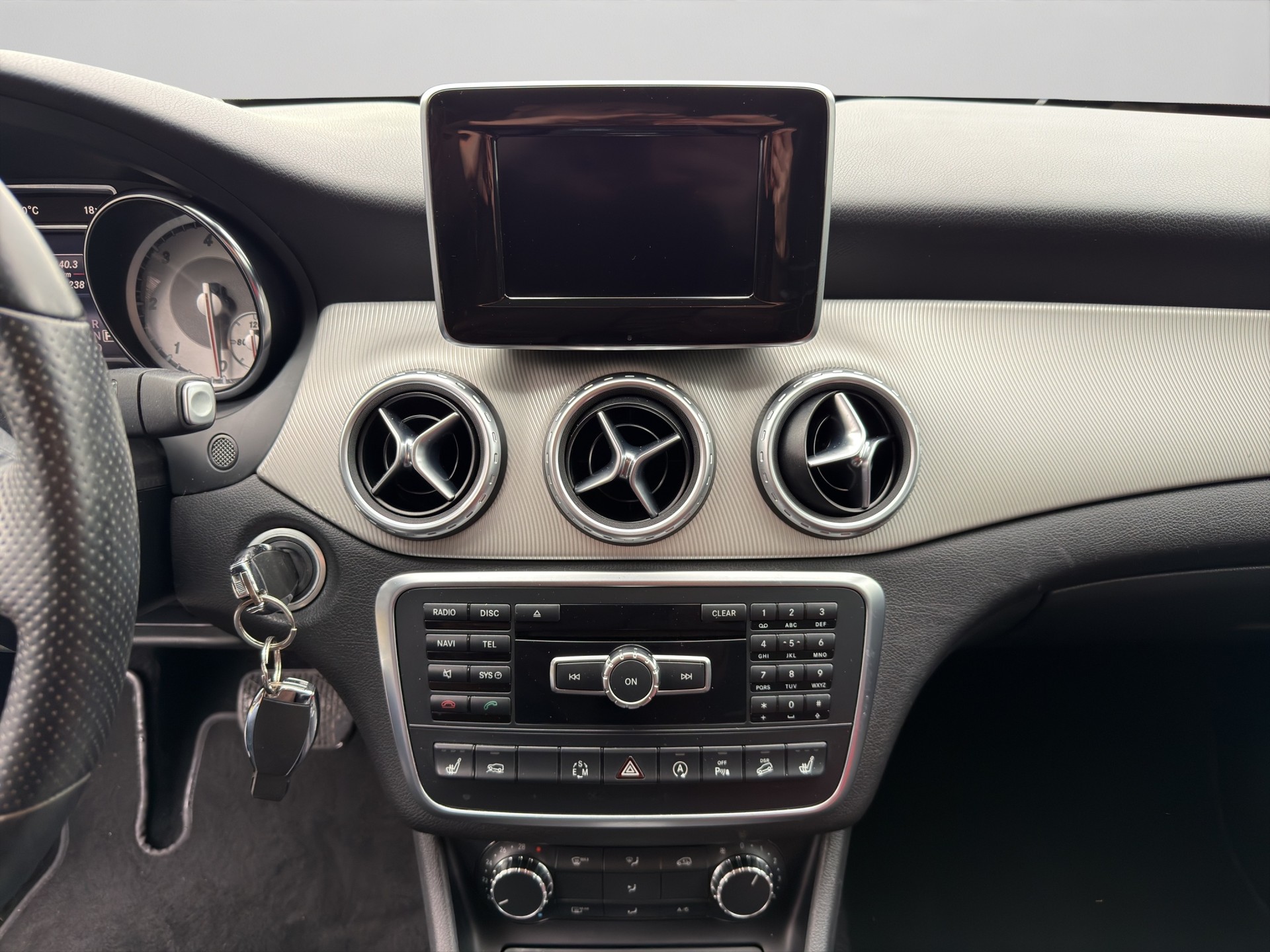 MERCEDES-BENZ GLA 200 CDI Swiss Star Edition 4Matic 7G-DCT-image-12