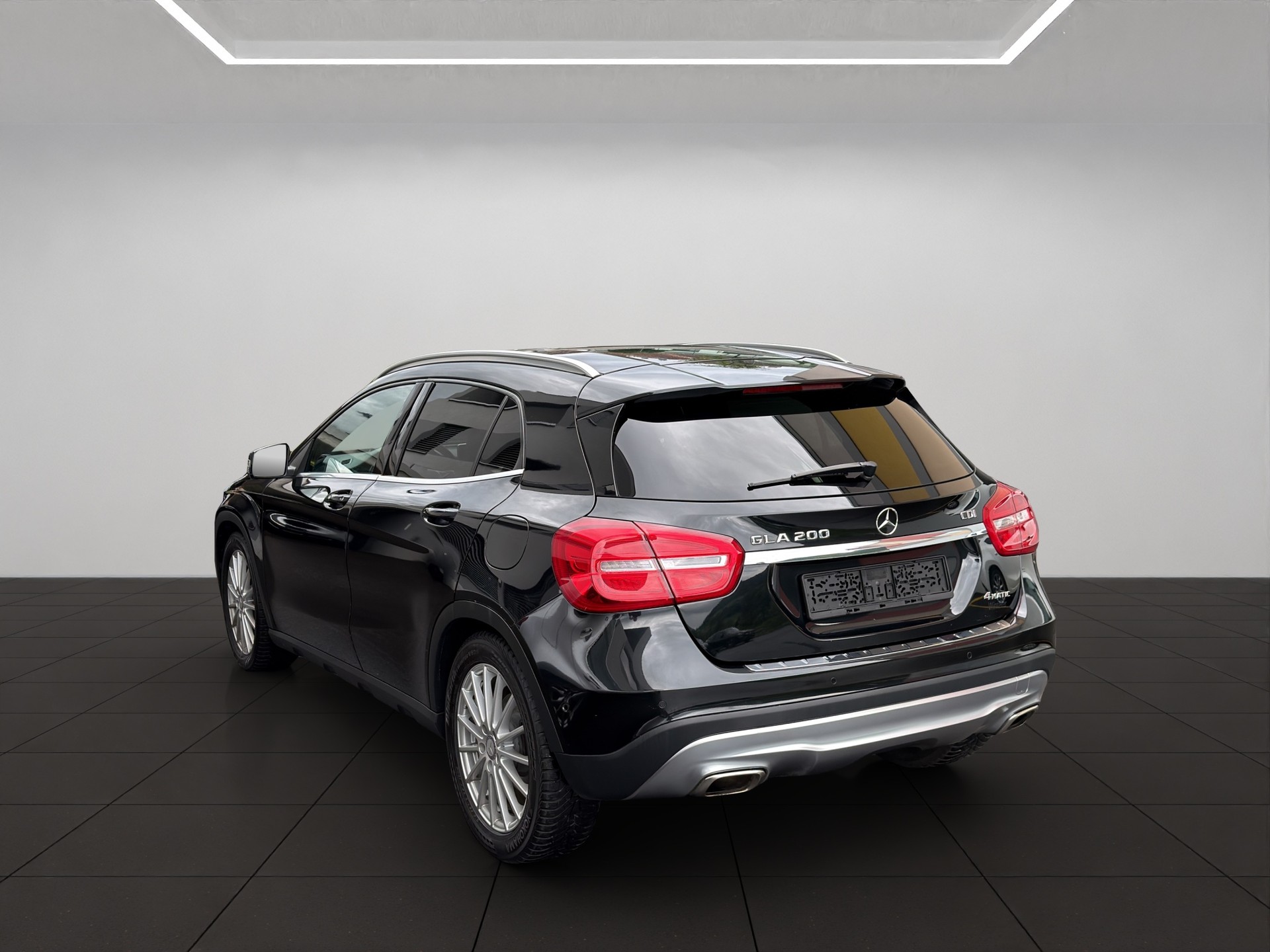 MERCEDES-BENZ GLA 200 CDI Swiss Star Edition 4Matic 7G-DCT-image-3