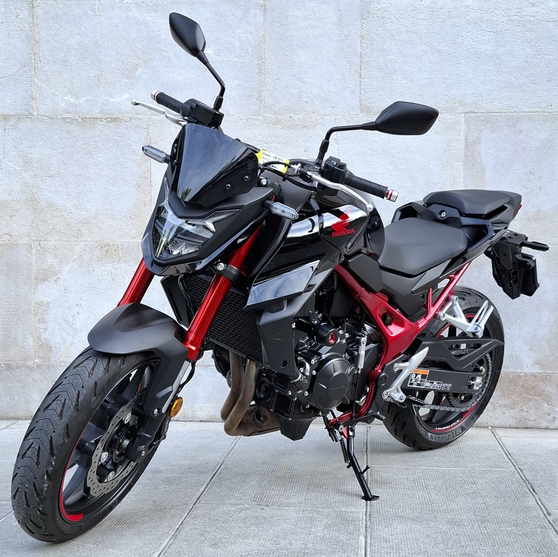 HONDA CB 750 Hornet (35kW)-showroom-element-3