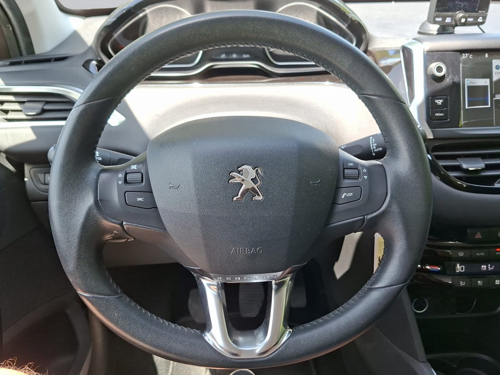 PEUGEOT 208 1.6 VTI Allure-image-13