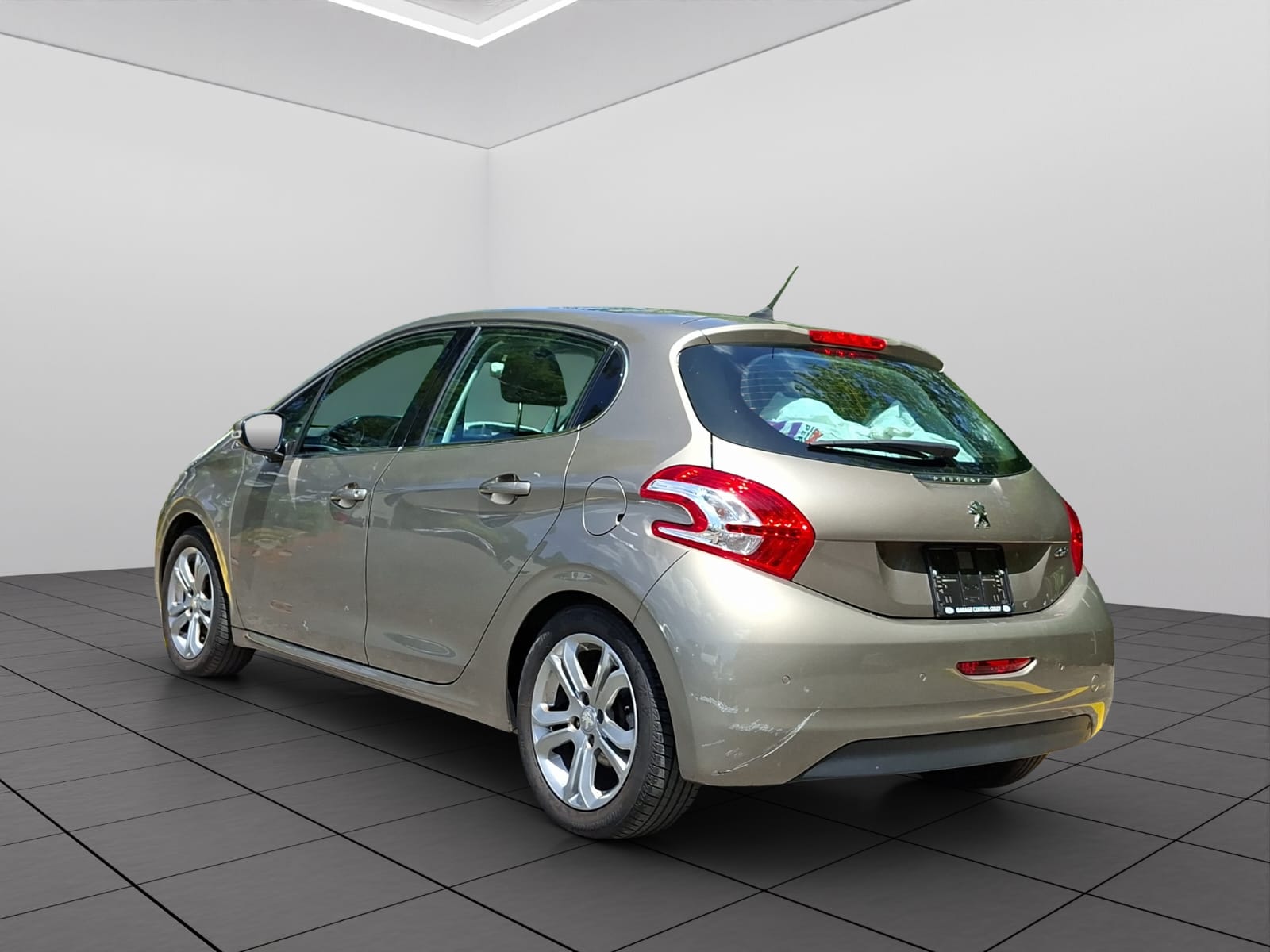 PEUGEOT 208 1.6 VTI Allure-image-4