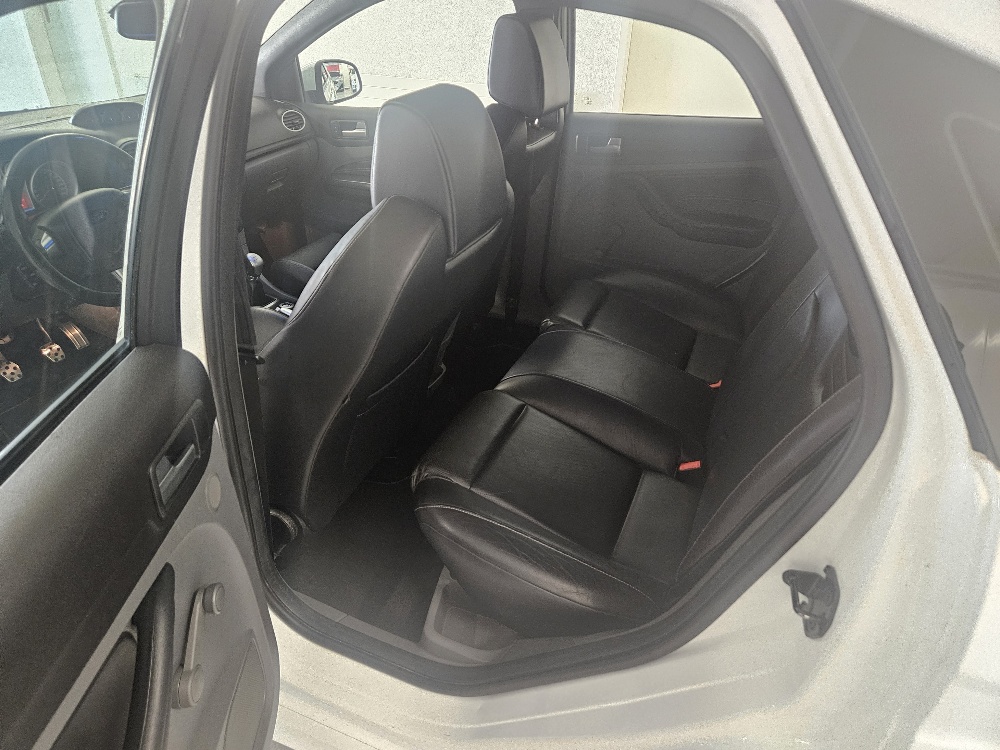 FORD Focus 2.5 Turbo ST-image-14