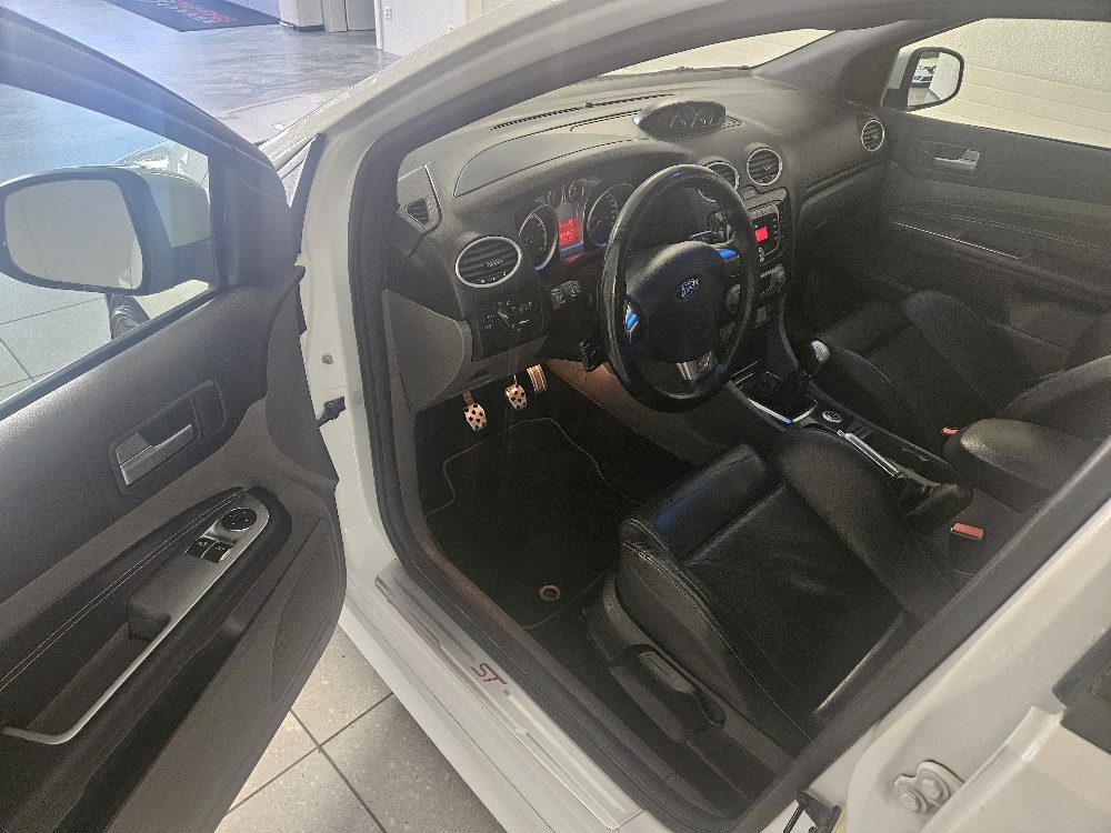 FORD Focus 2.5 Turbo ST-image-8