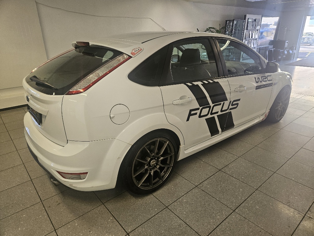 FORD Focus 2.5 Turbo ST-image-4