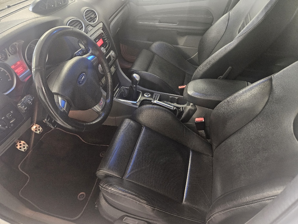 FORD Focus 2.5 Turbo ST-image-9