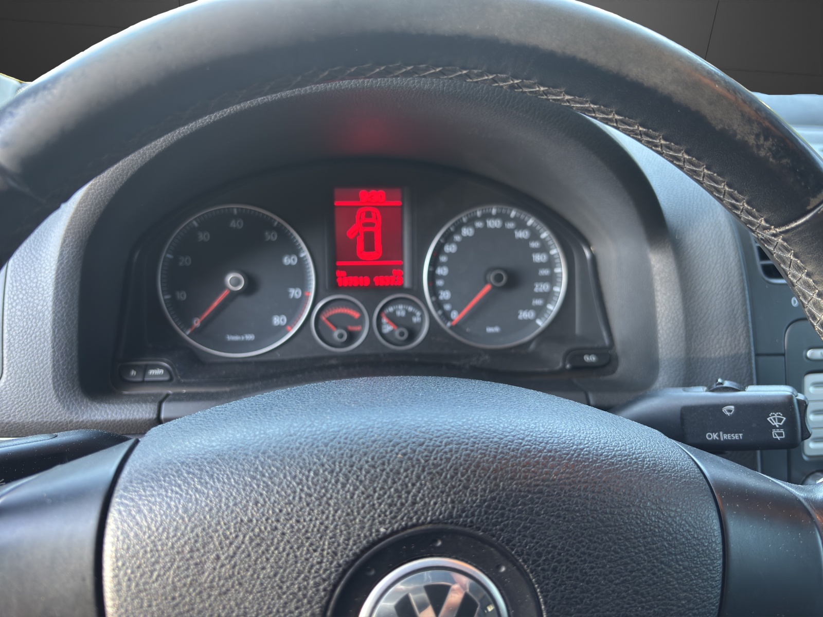 VW Golf 1.4 TSI GT Sport-image-4
