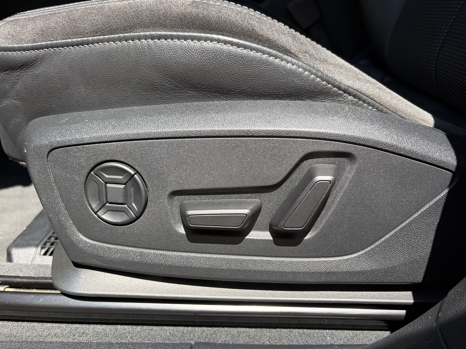 AUDI Q3 Sportback 35 TFSI S line Attraction S-tronic-image-9