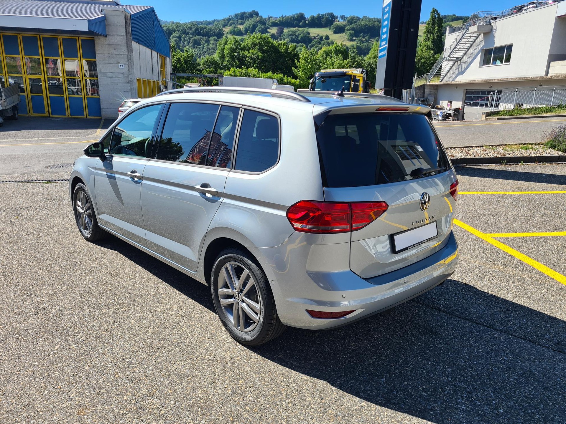 VW Touran 1.5 TSI EVO Comfortline DSG - 7 places-image-3
