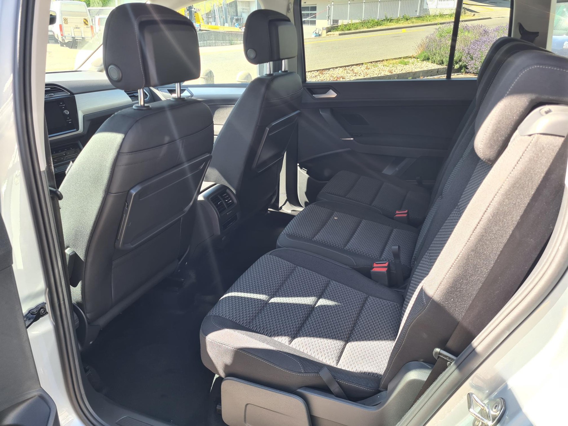 VW Touran 1.5 TSI EVO Comfortline DSG - 7 places-image-8